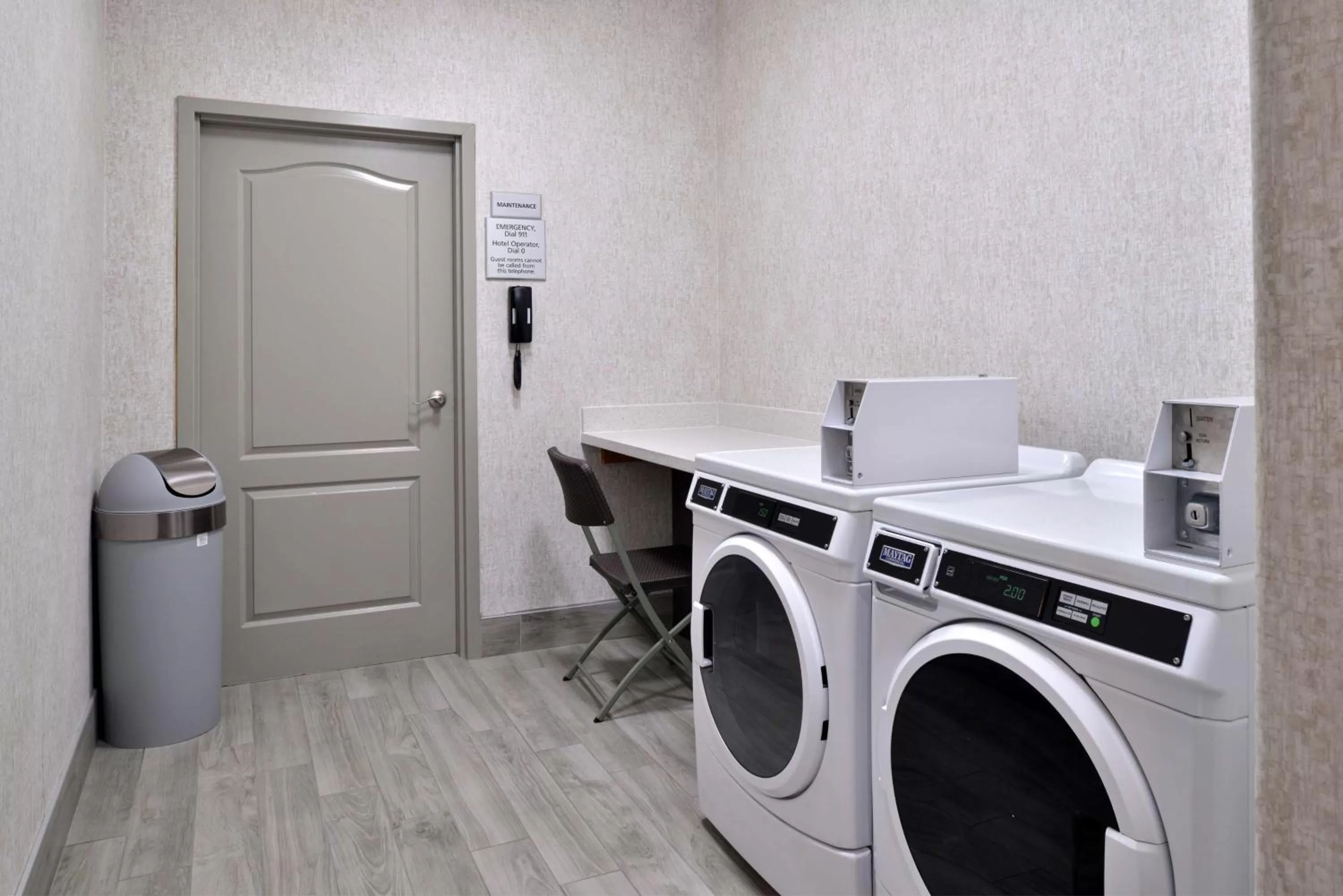 Property building in Hampton Inn Kansas City Northeast