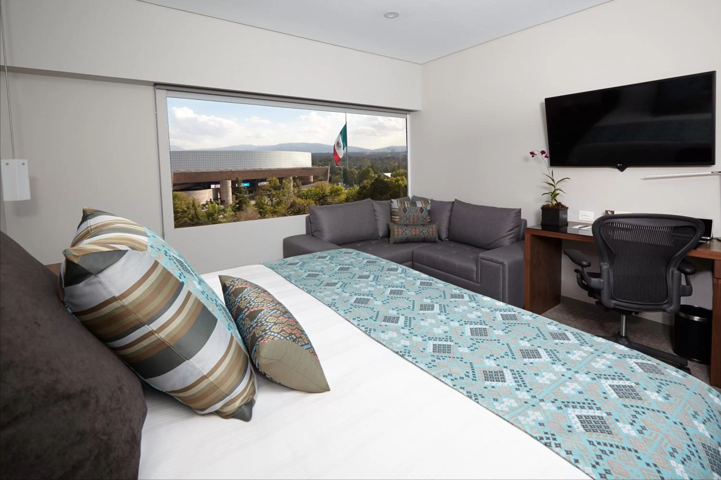 Photo of the whole room, Bed in Presidente InterContinental Mexico City by IHG