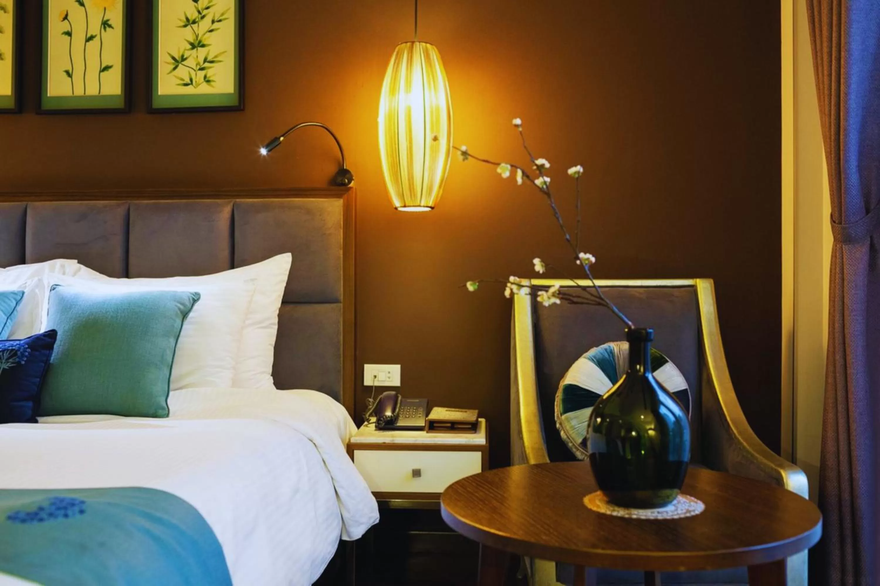 Bed in Hotel Emerald Waters Classy