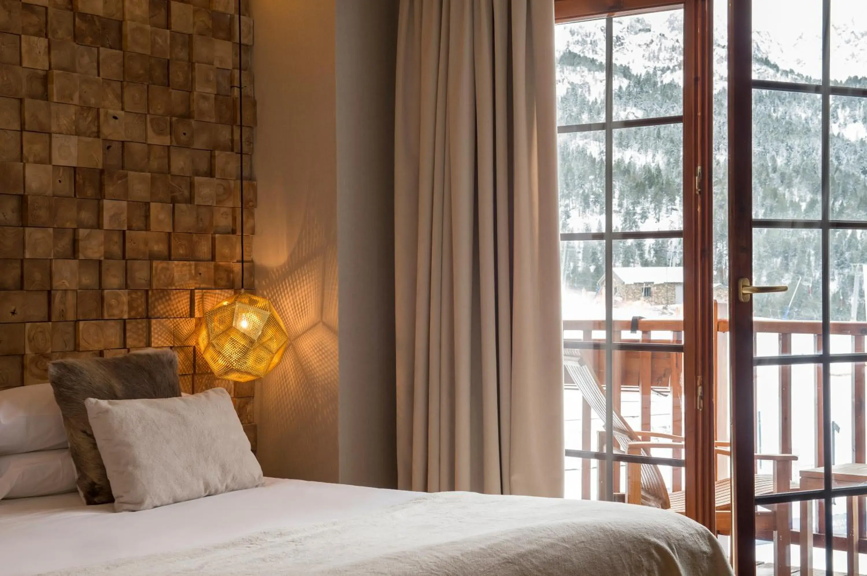 Superior Double Room in Grau Roig Andorra Boutique Hotel & Spa Superior Double Room in Grau Roig Andorra Boutique Hotel & Spa