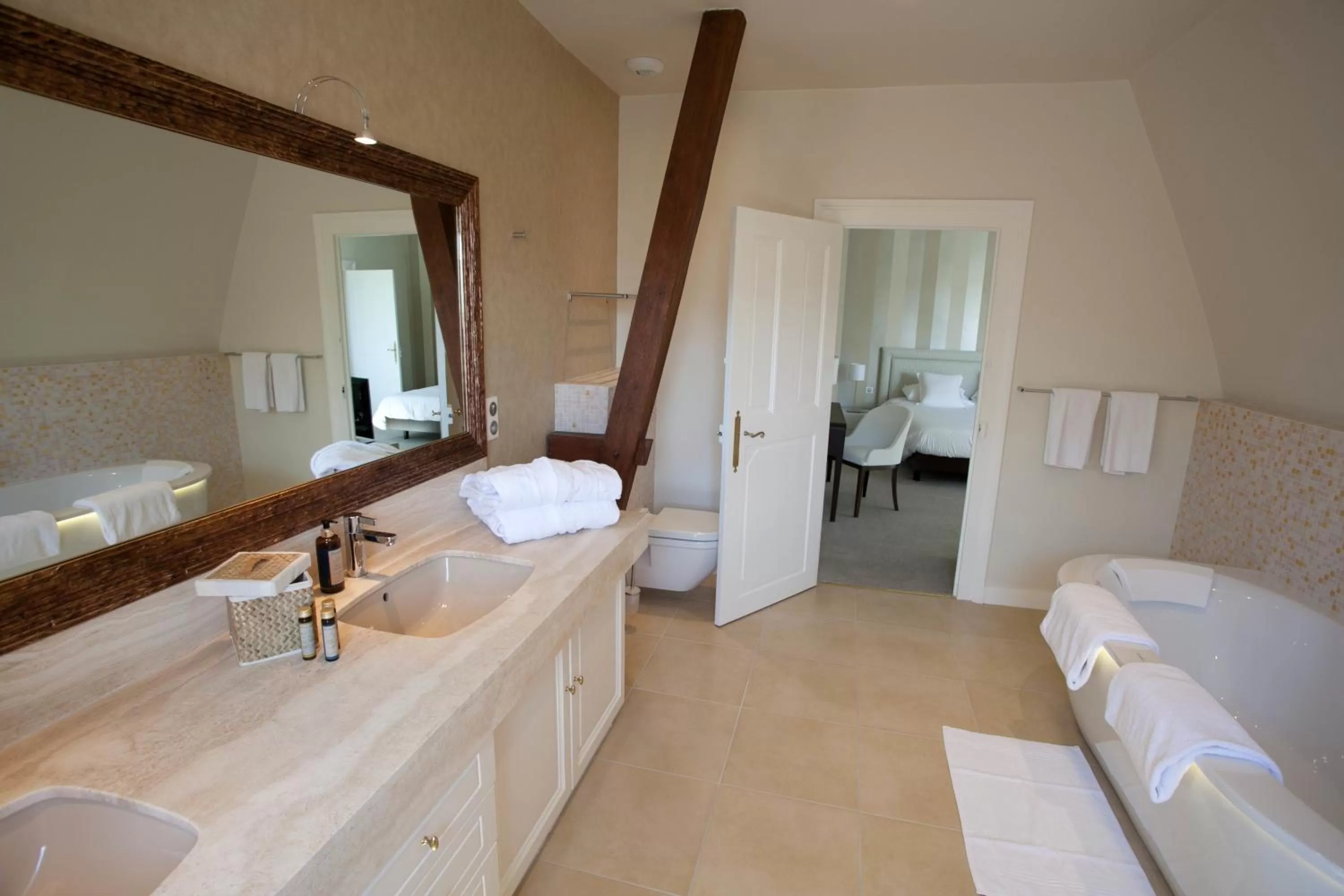 Bathroom in La Maison Jules