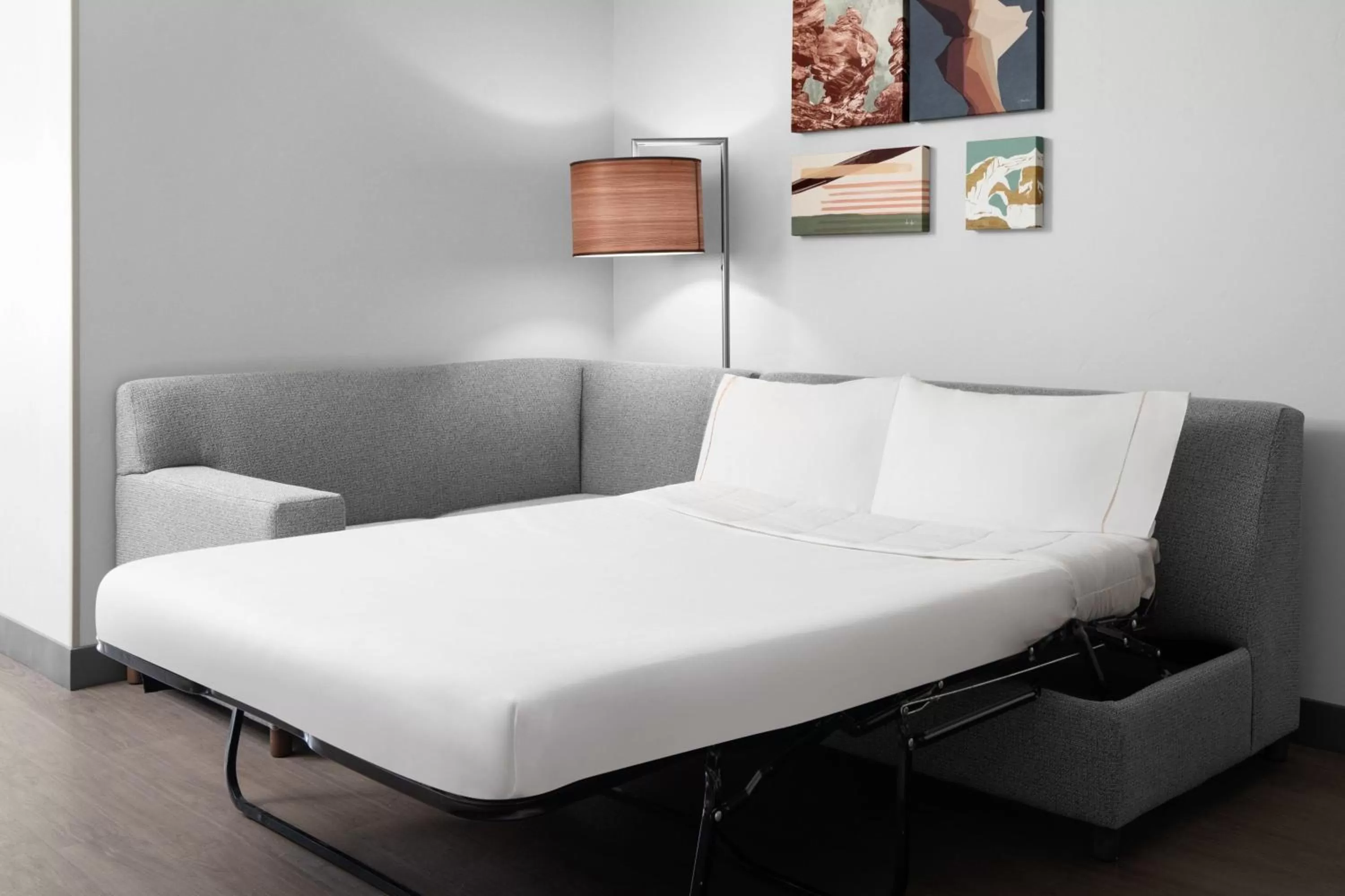 Photo of the whole room, Bed in Element Moab