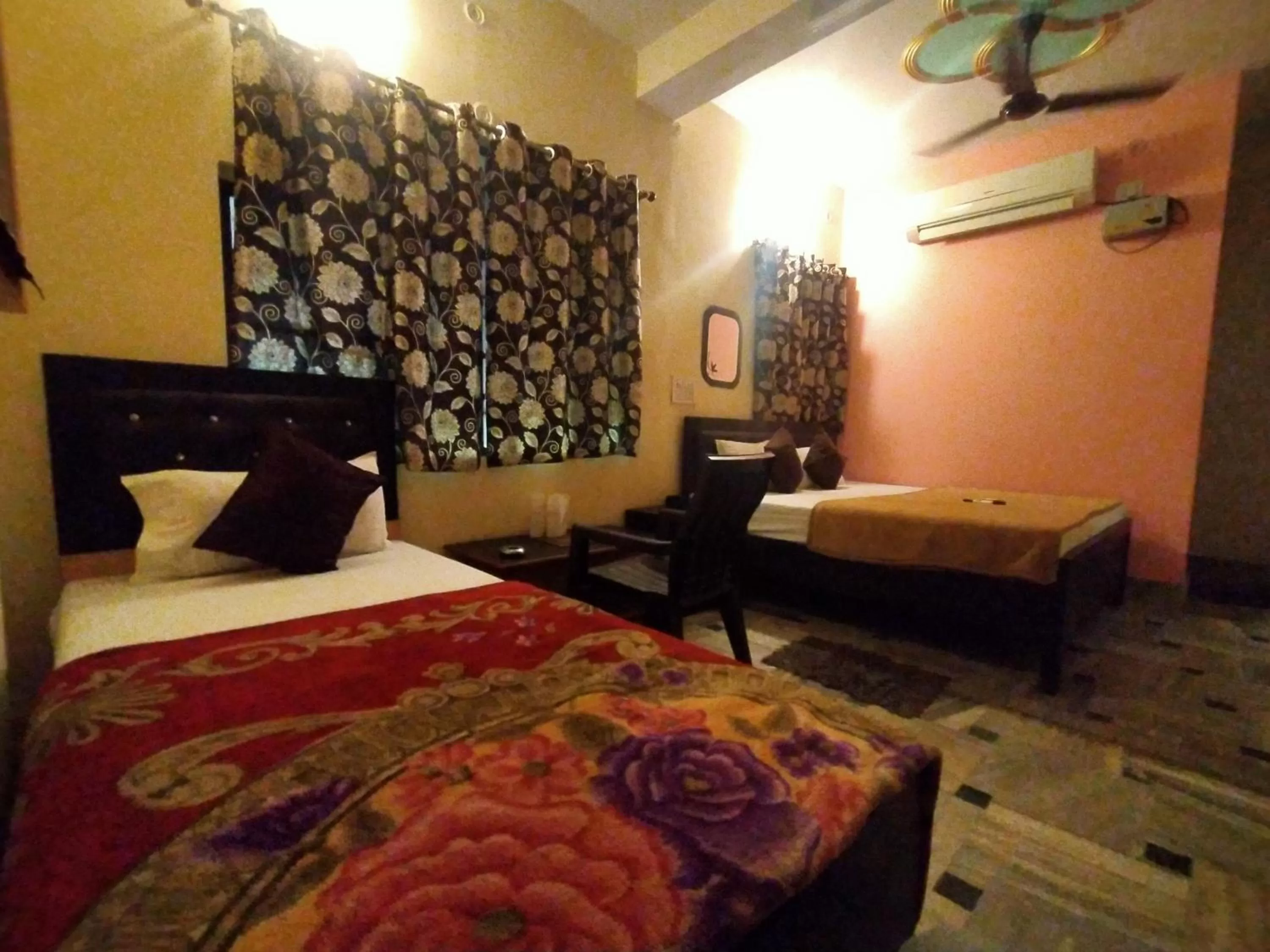 Bedroom, Bed in Hotel Aakash Ganga