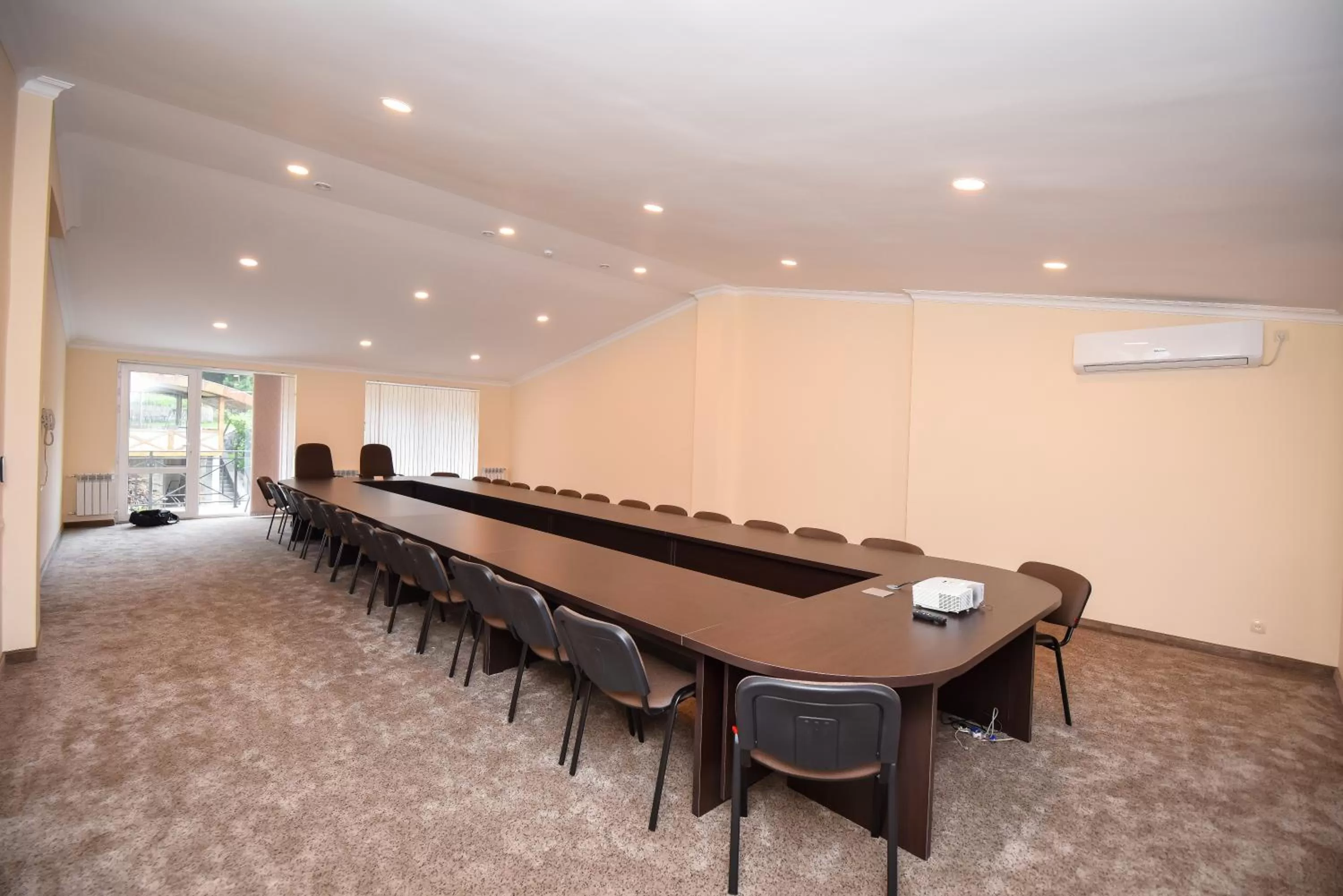 Business facilities in Laguna Hotel