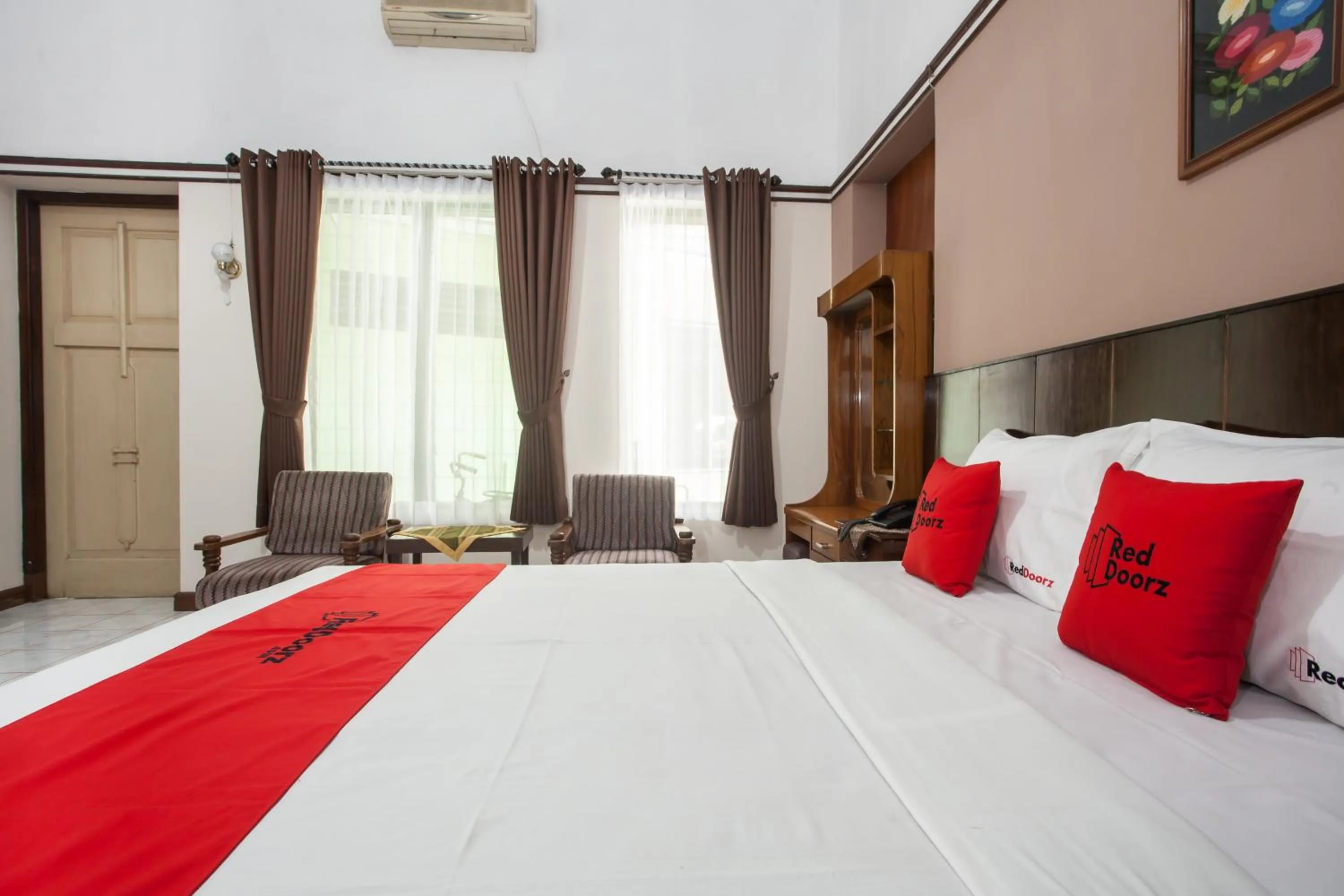 Bedroom, Bed in RedDoorz near Balai Kota Malang