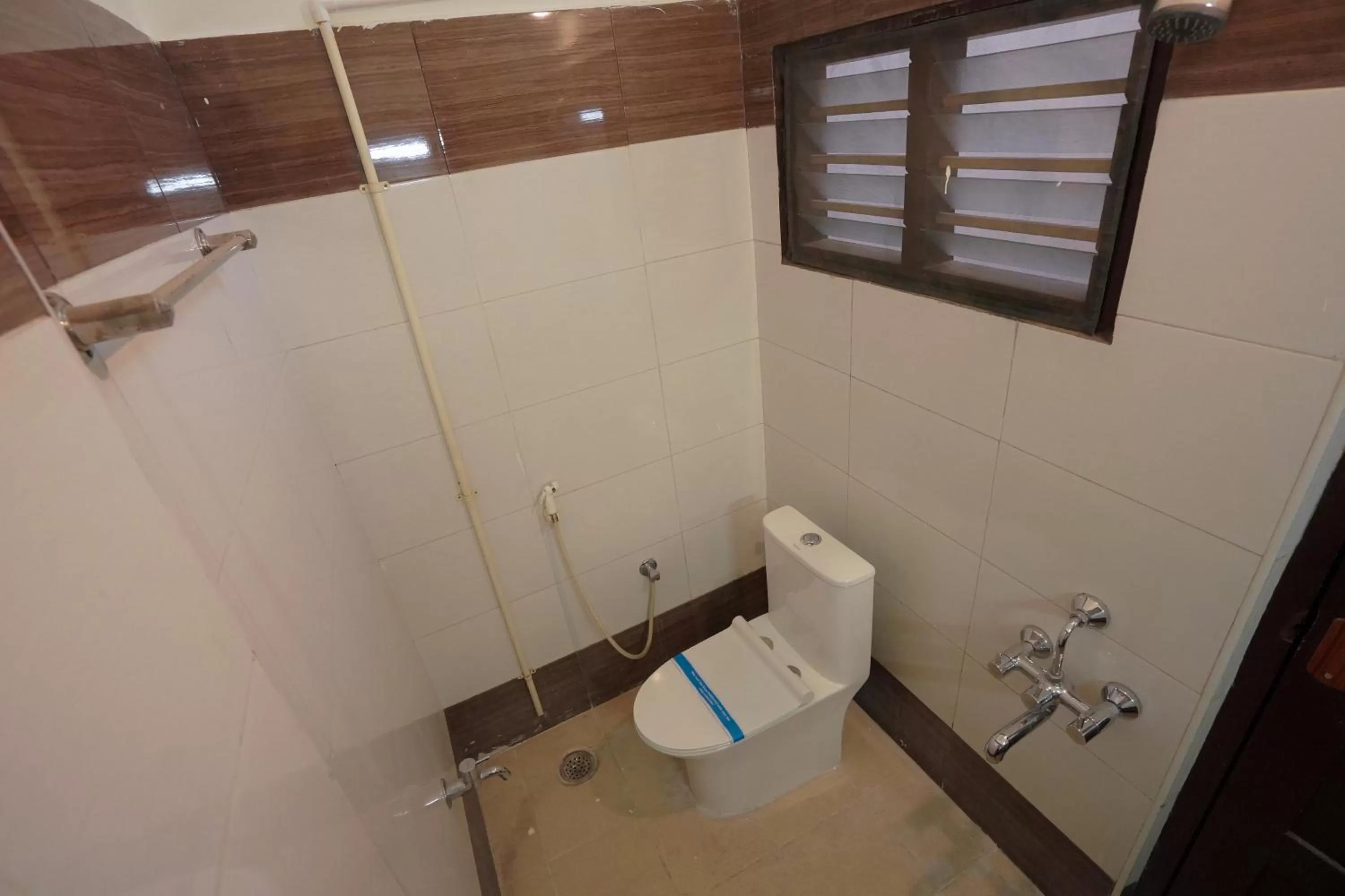 Shower in SGS Lodgings International