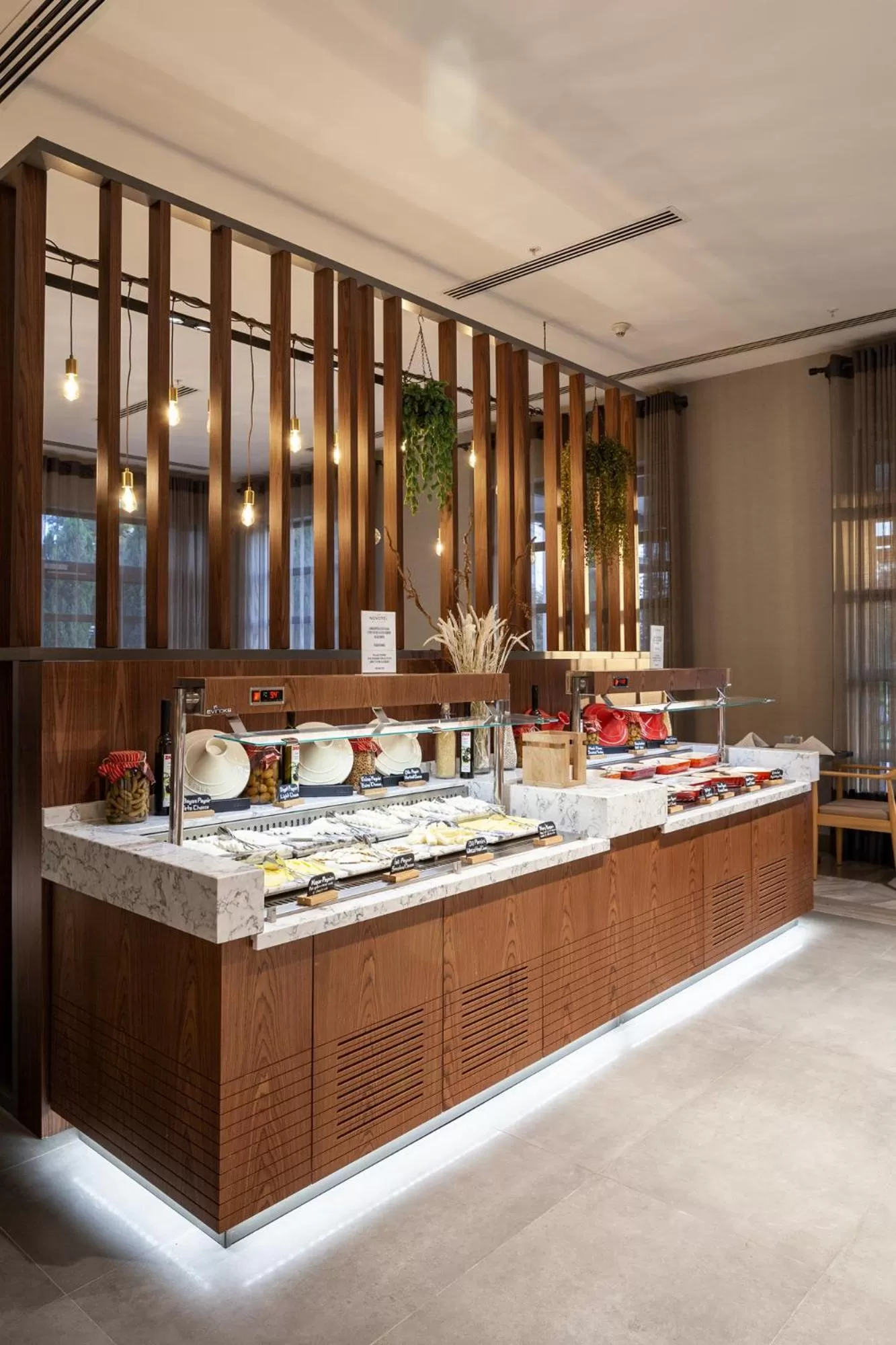 Restaurant/places to eat in Novotel Trabzon