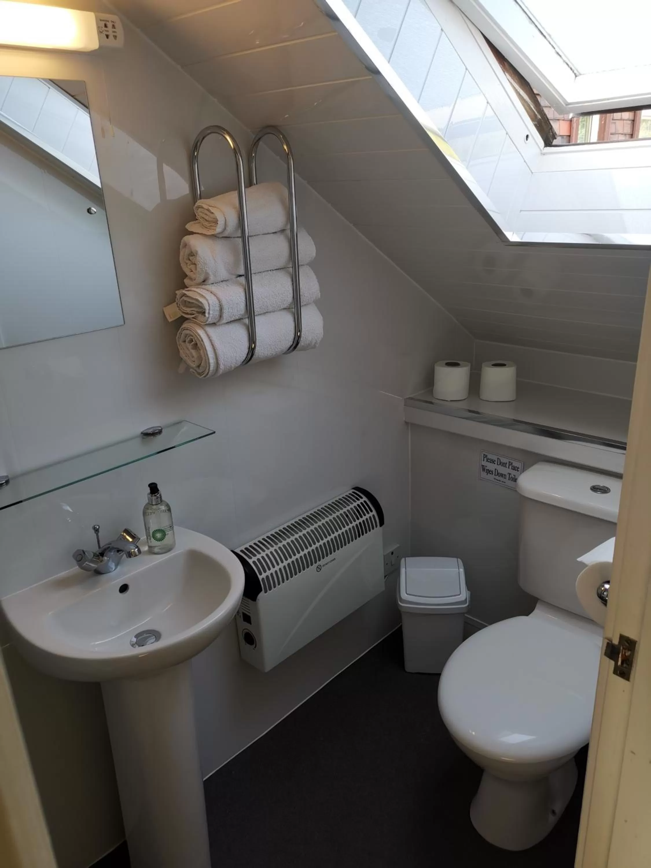 Glenfern Guest House and a separate Cottage with its own private hot tub