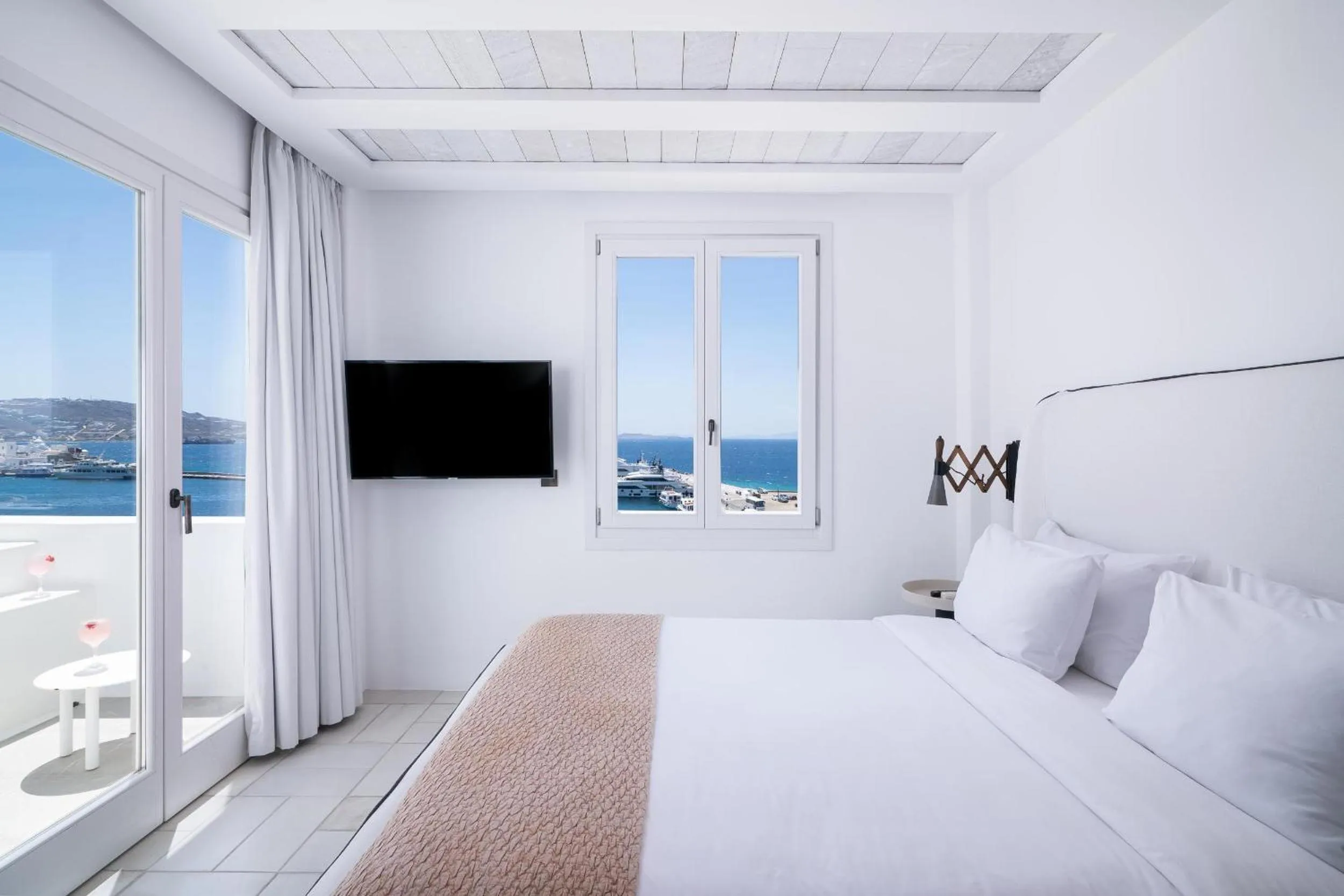 Photo of the whole room, Bed in Porto Mykonos