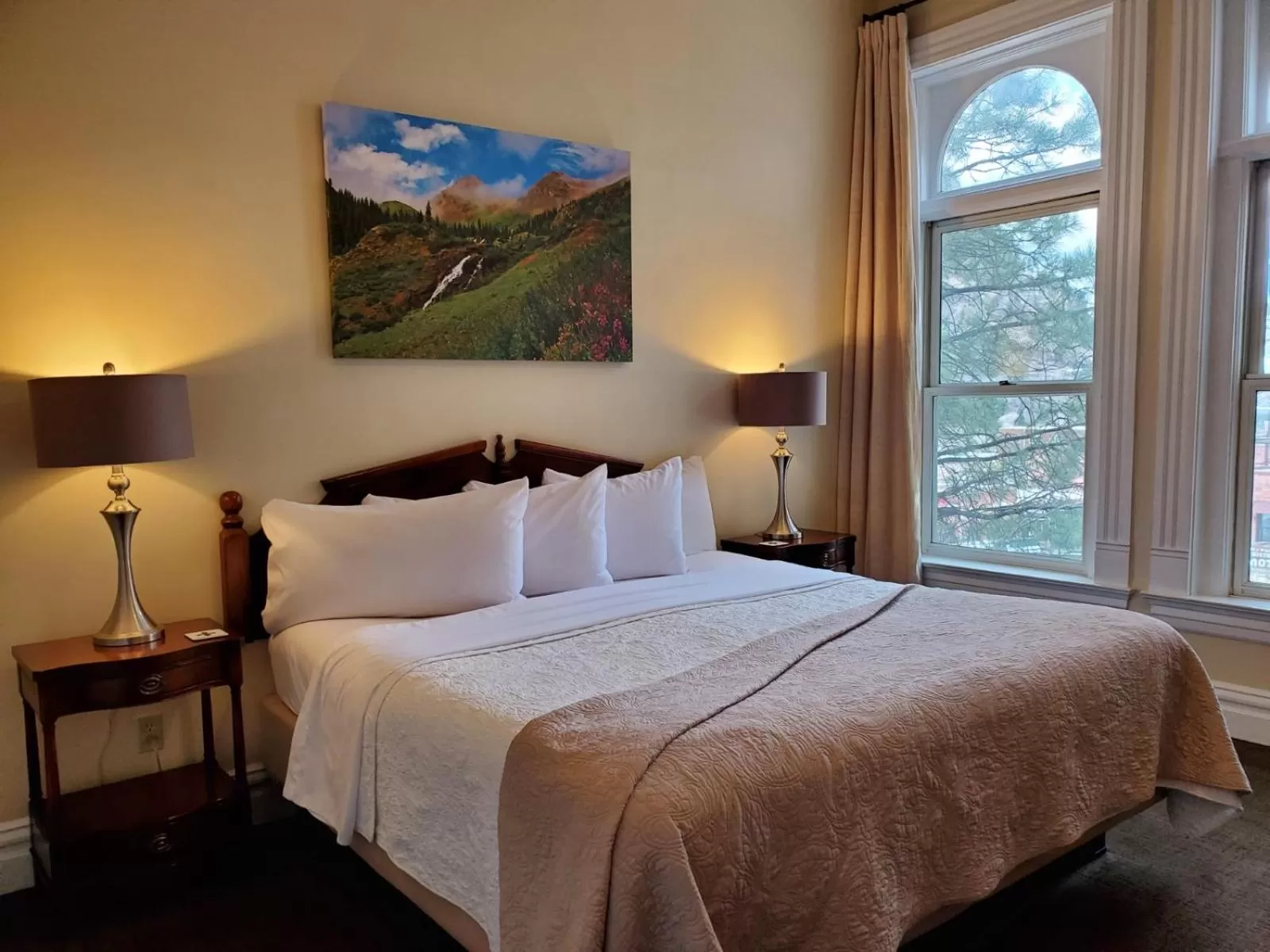 Bedroom, Bed in Hotel Ouray - for 12 years old and over