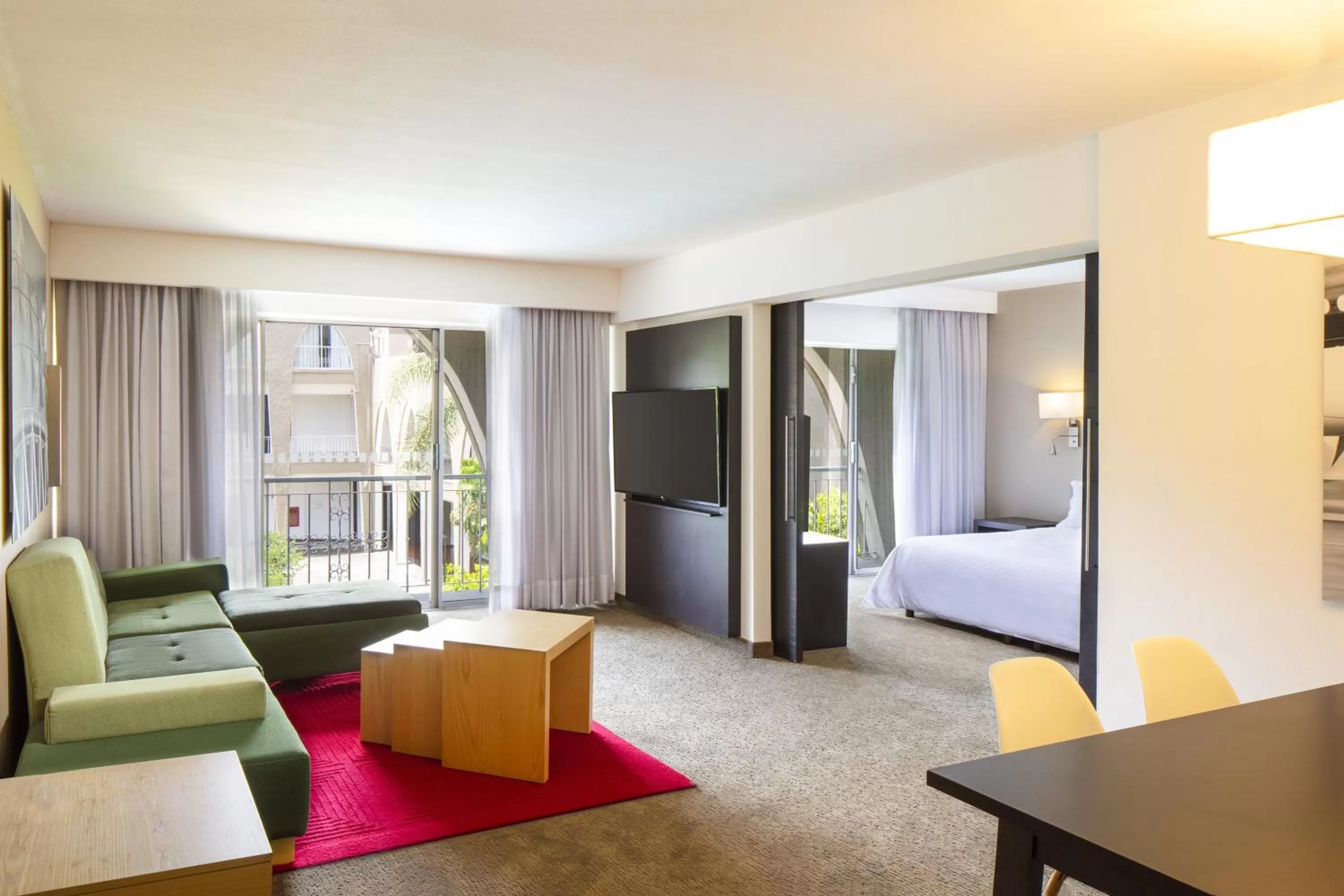 Junior Suite 1 King in Fiesta Inn Aeropuerto CD Mexico