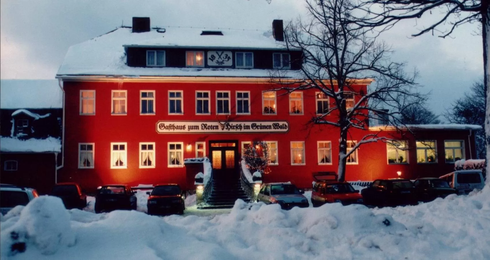 Facade/entrance, Winter in Zum Roten Hirsch im Grünen Wald