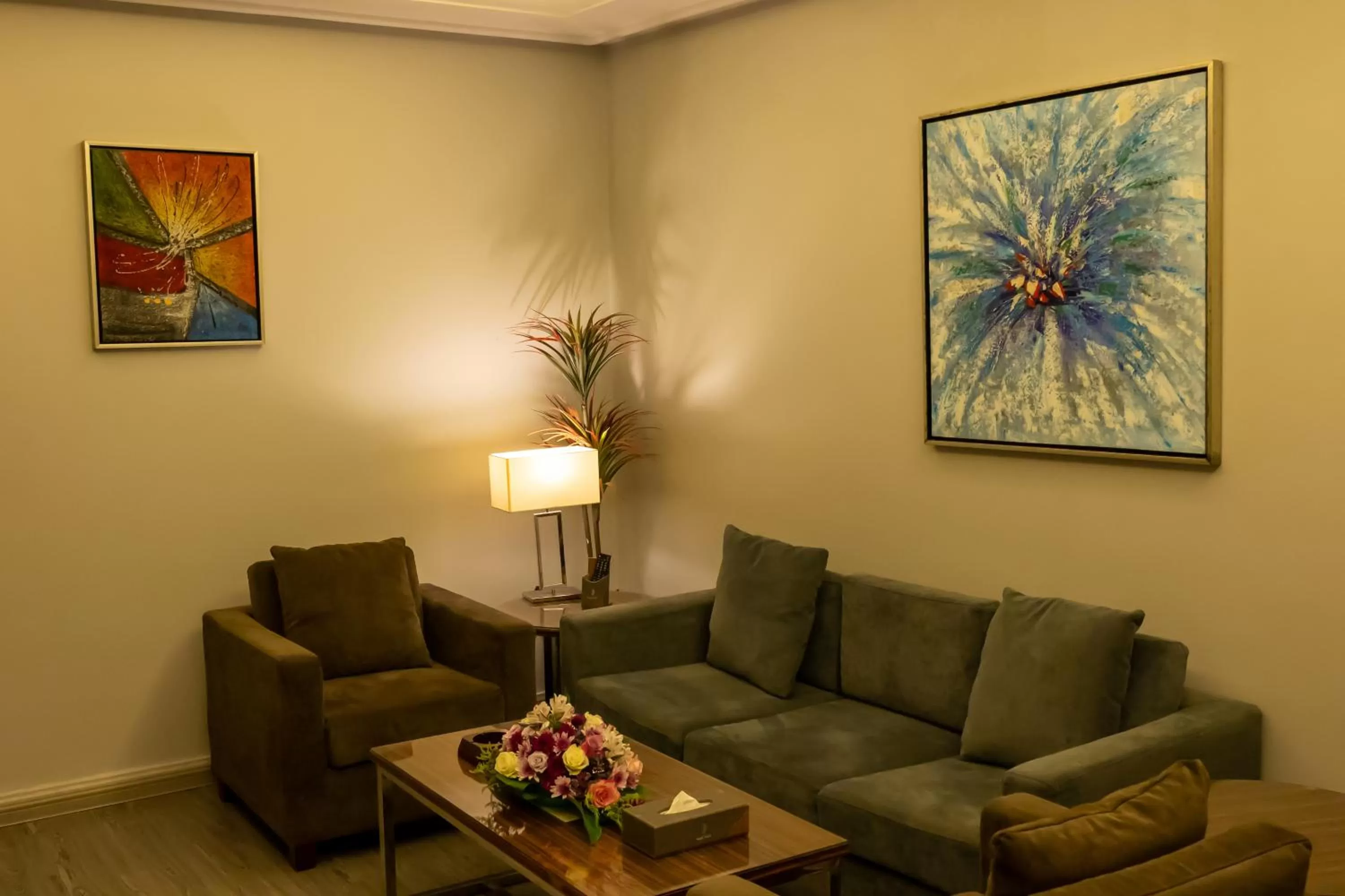 Living room, Seating Area in Elite Al Hamra - Al Cornich