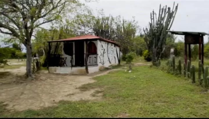 Property Building in El Peñon De Constantino - Tatacoa