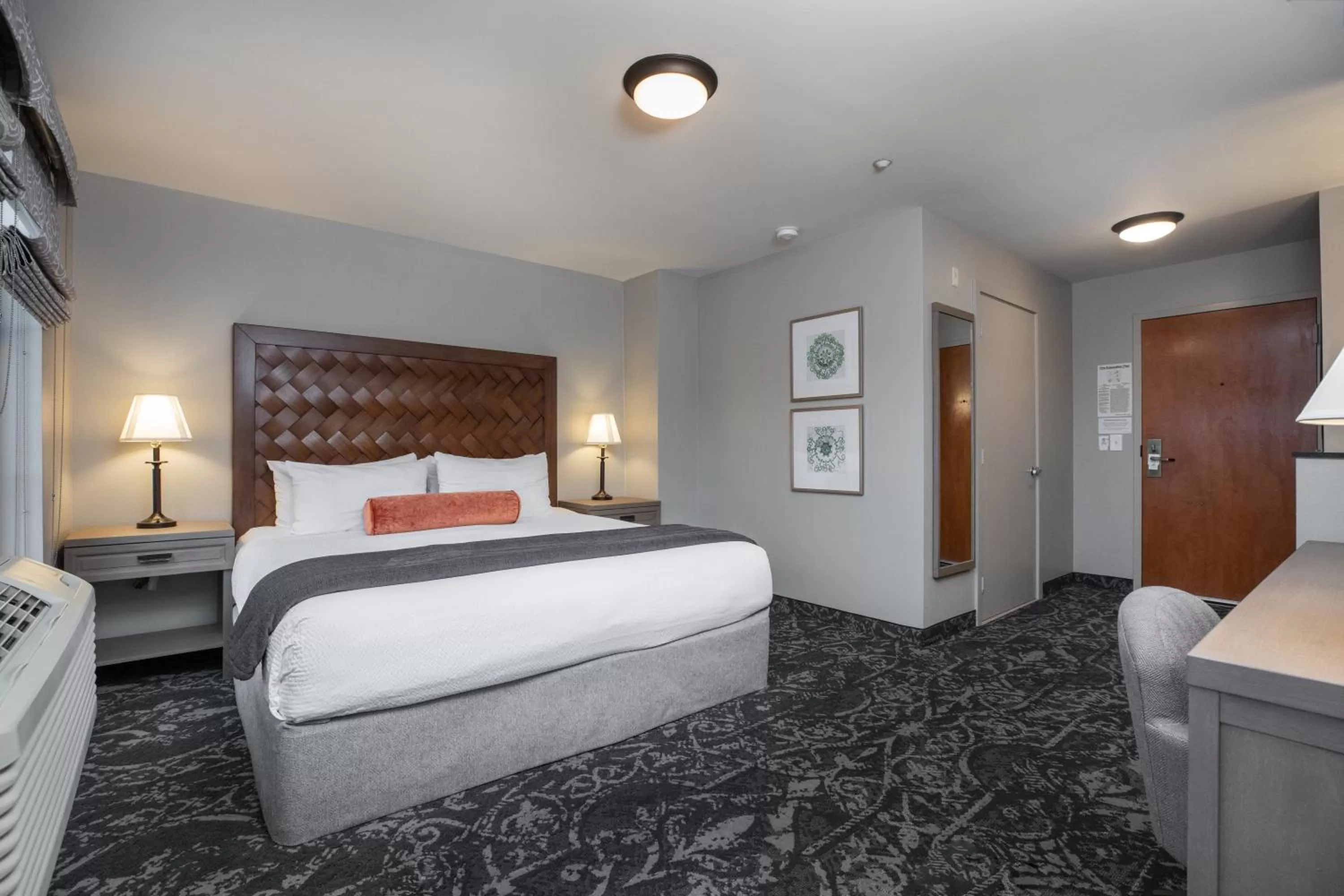 Bedroom, Bed in The Mediterranean Inn