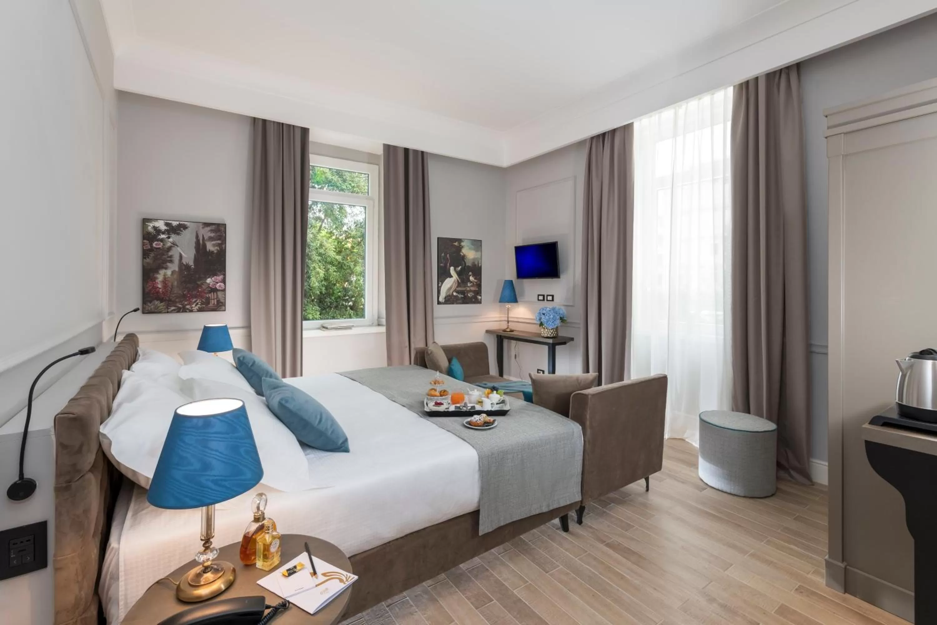 Bedroom, Bed in Hotel La Ville Rome