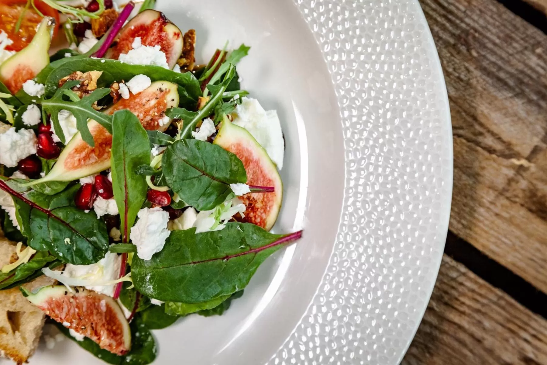 Restaurant/places to eat in The Lensbury Resort