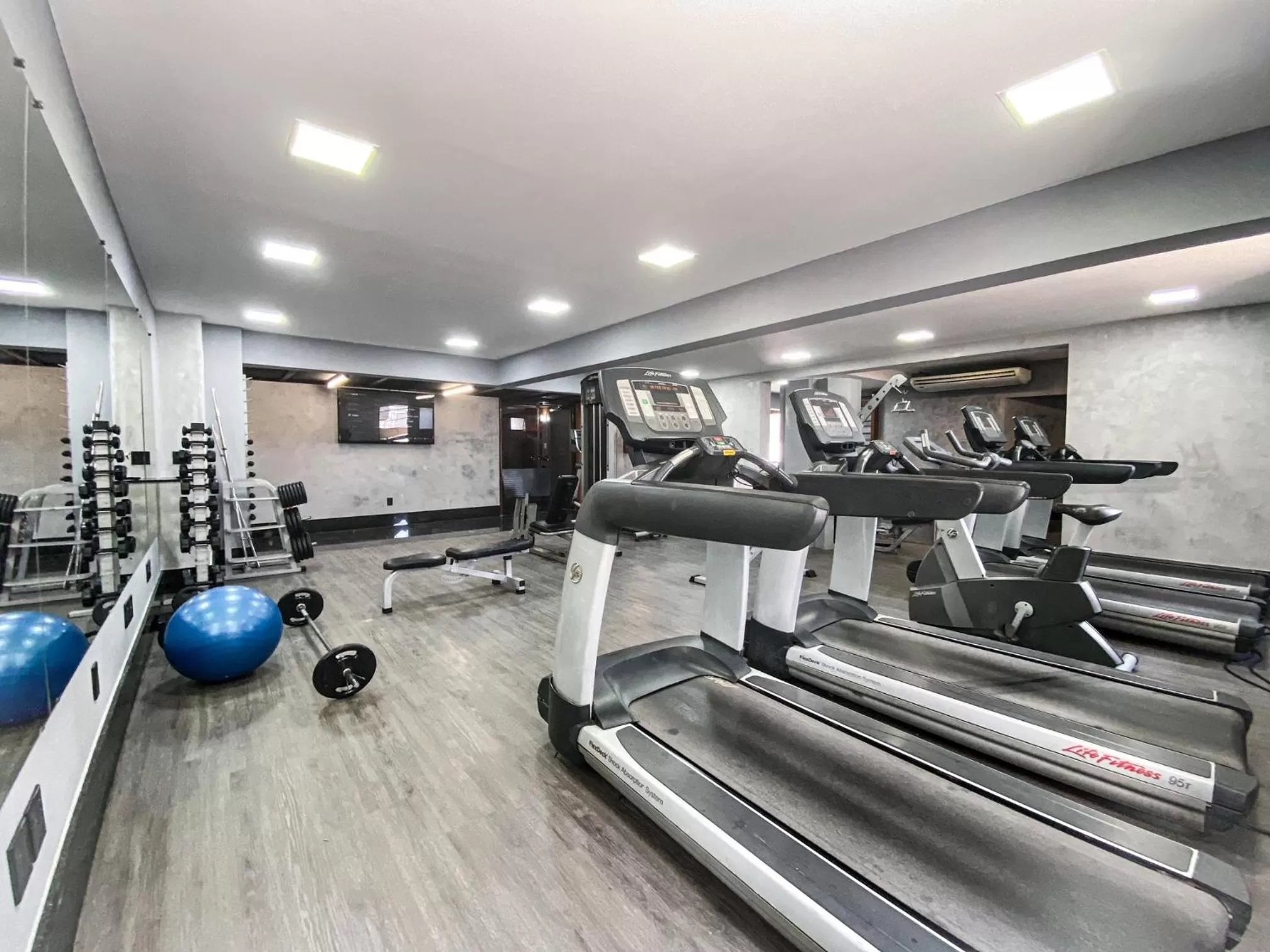 Fitness centre/facilities in Ouro Minas Hotel Belo Horizonte, Dolce by Wyndham