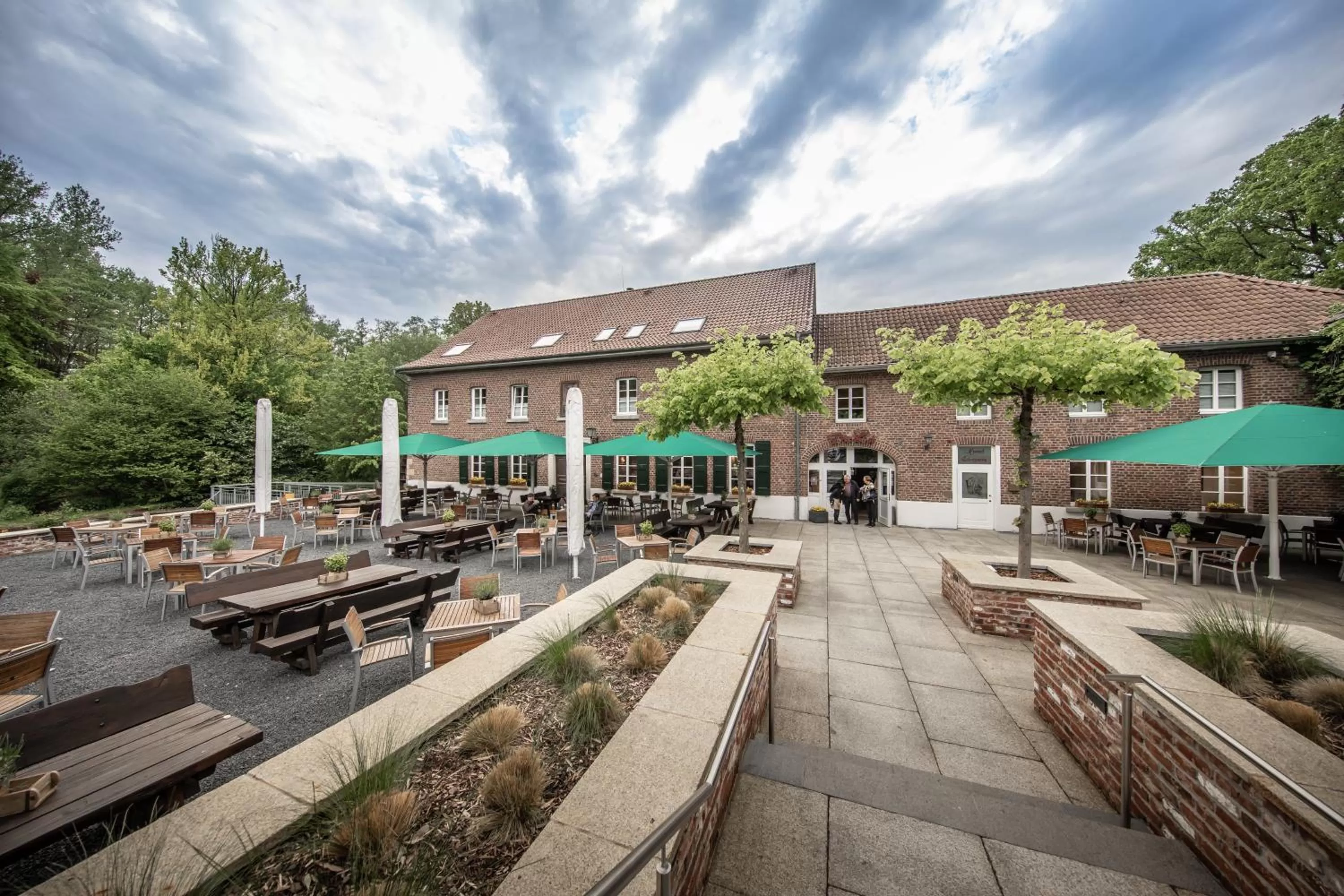 Restaurant/places to eat, Swimming Pool in Die LÜ - Lüttelforster Mühle