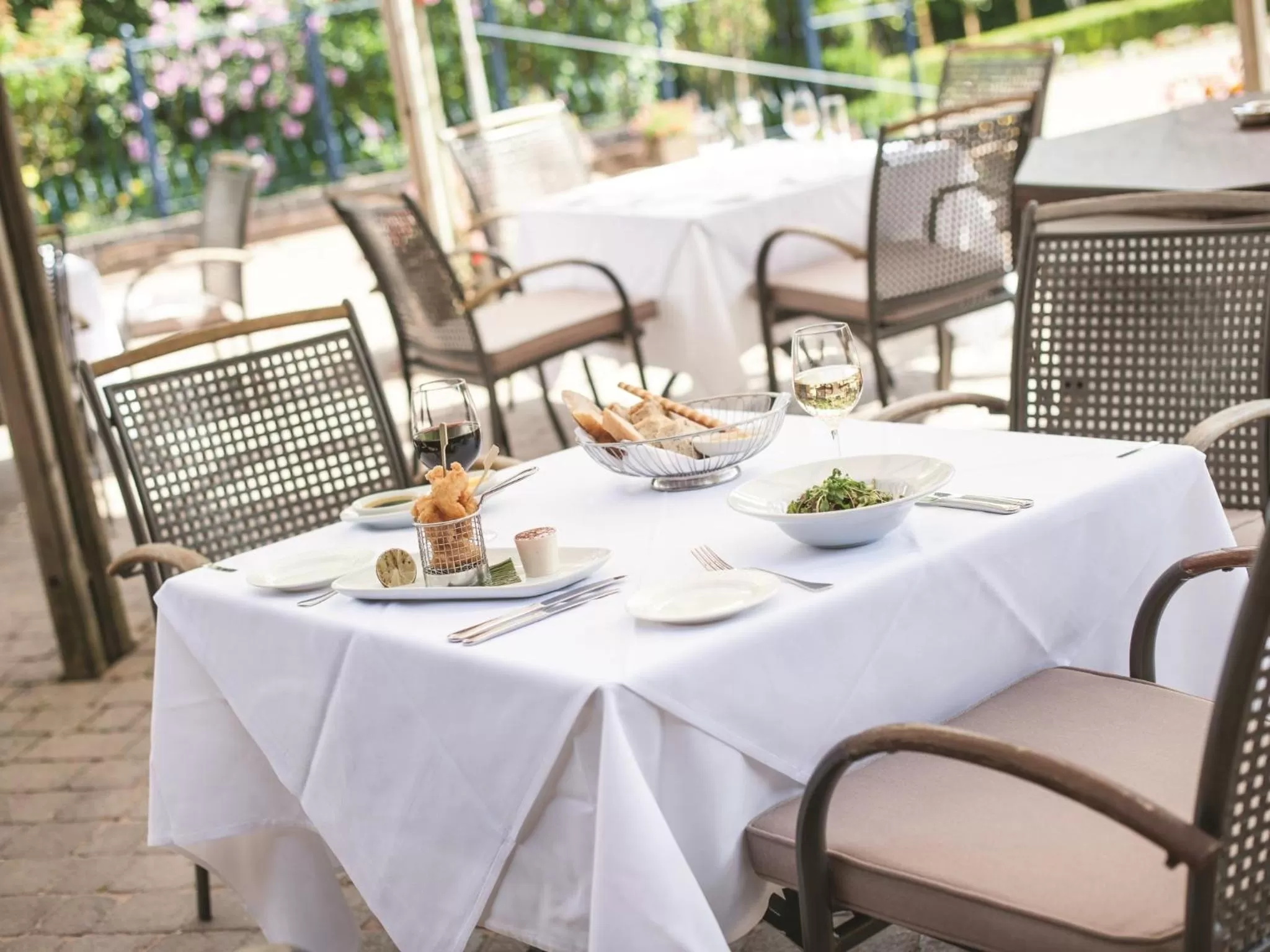 Restaurant/places to eat in Thorpe Park Hotel and Spa