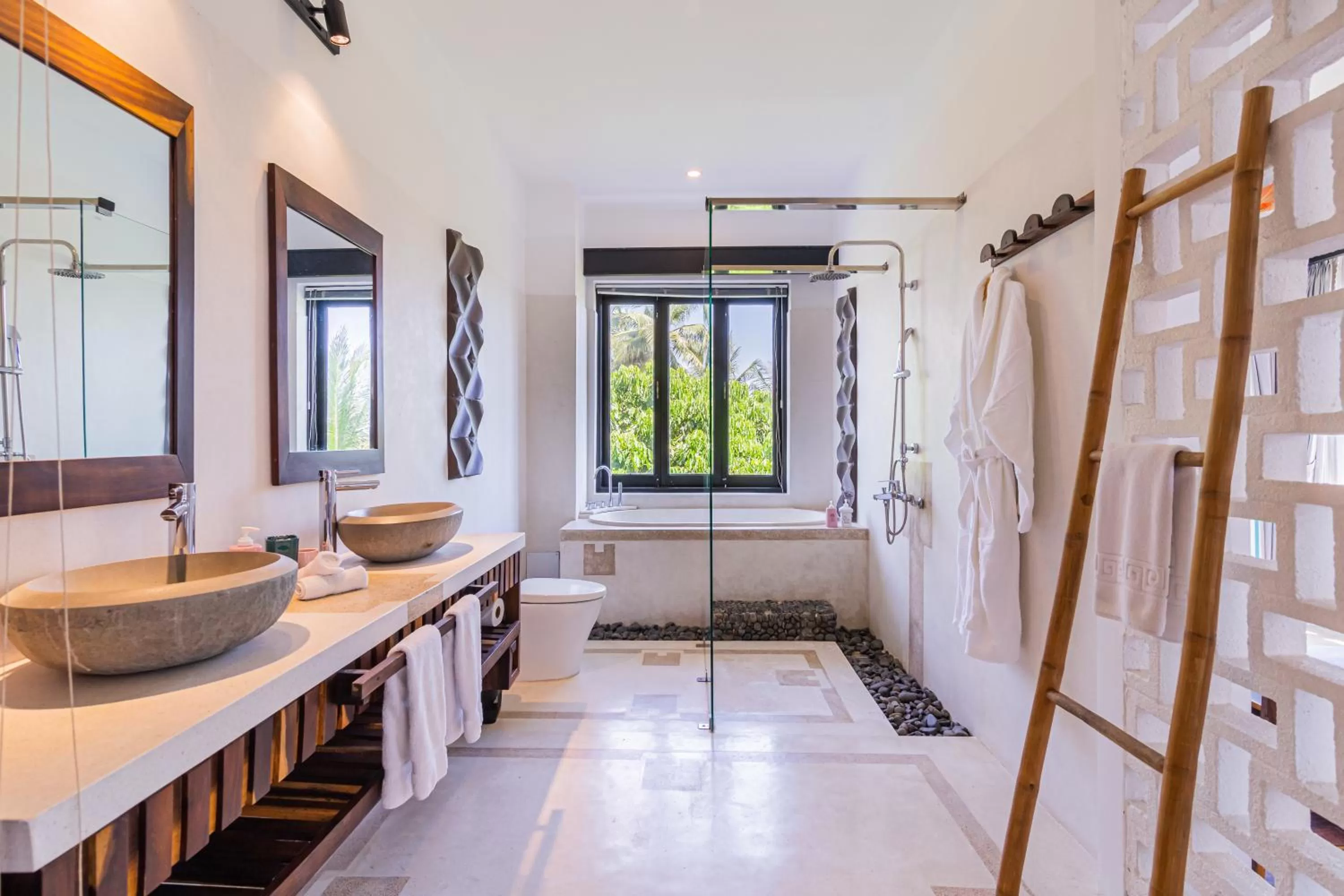 Bathroom in Tra Que Mansion