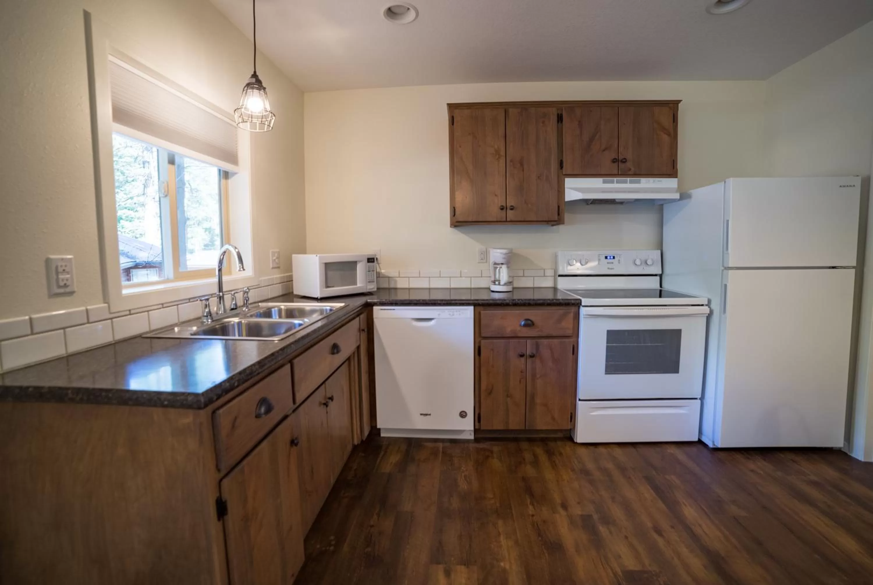 Kitchen or kitchenette in Eagle Cap Chalets