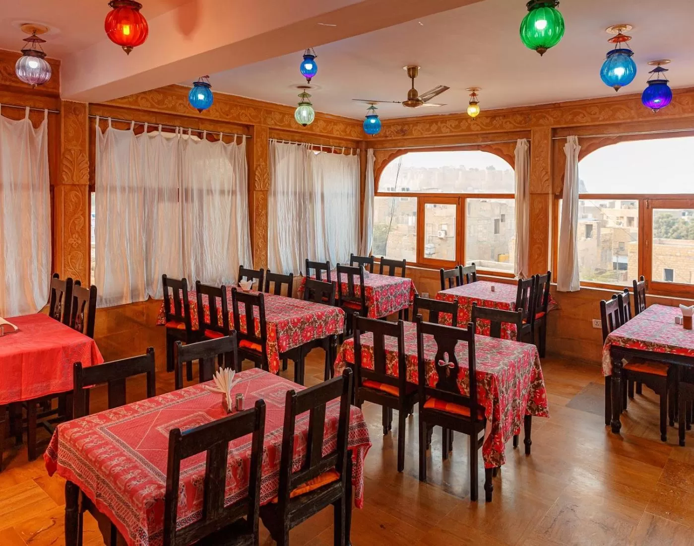 Restaurant/places to eat in Hotel Lal Garh Fort And Palace