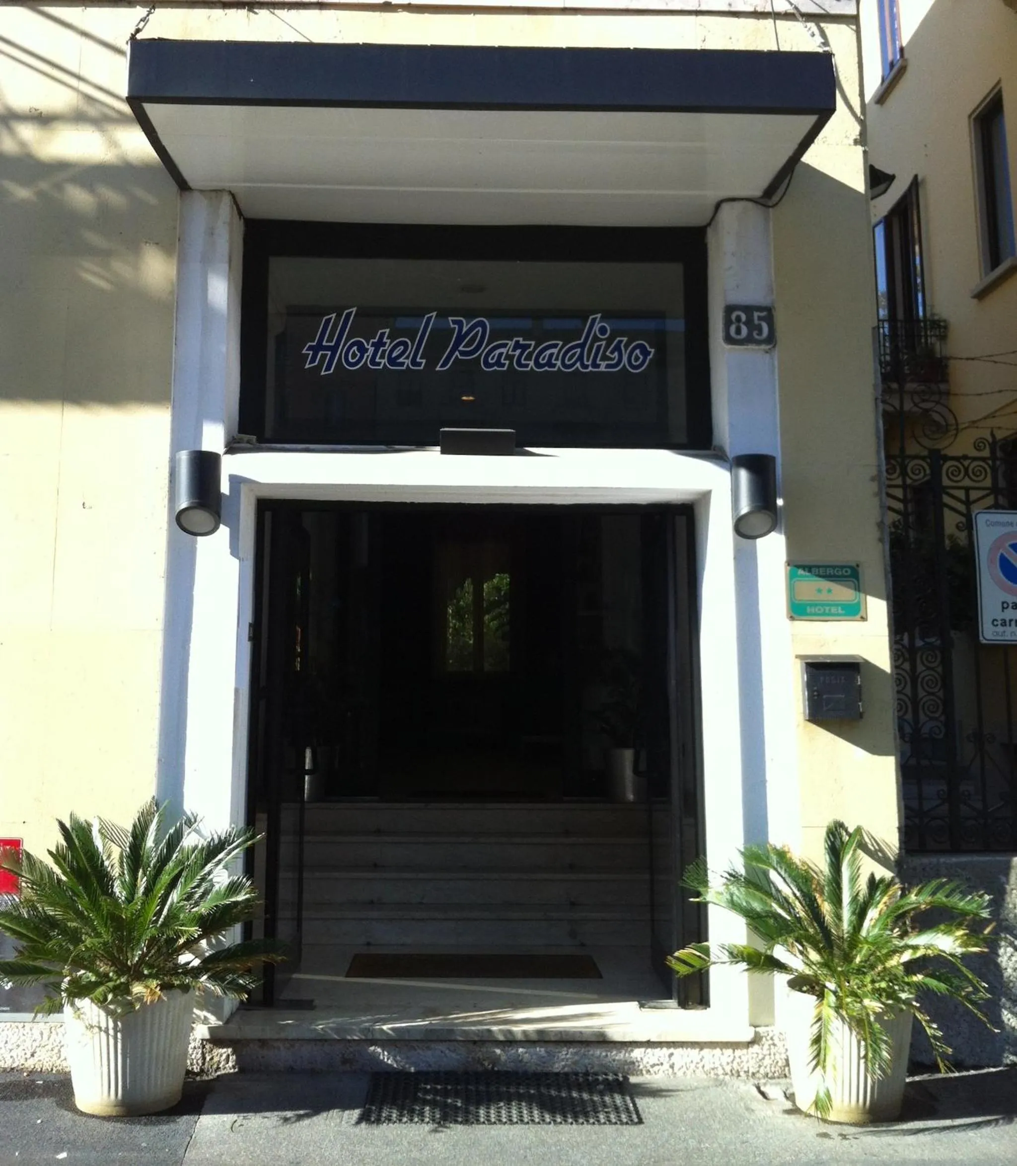Facade/entrance in Hotel Paradiso