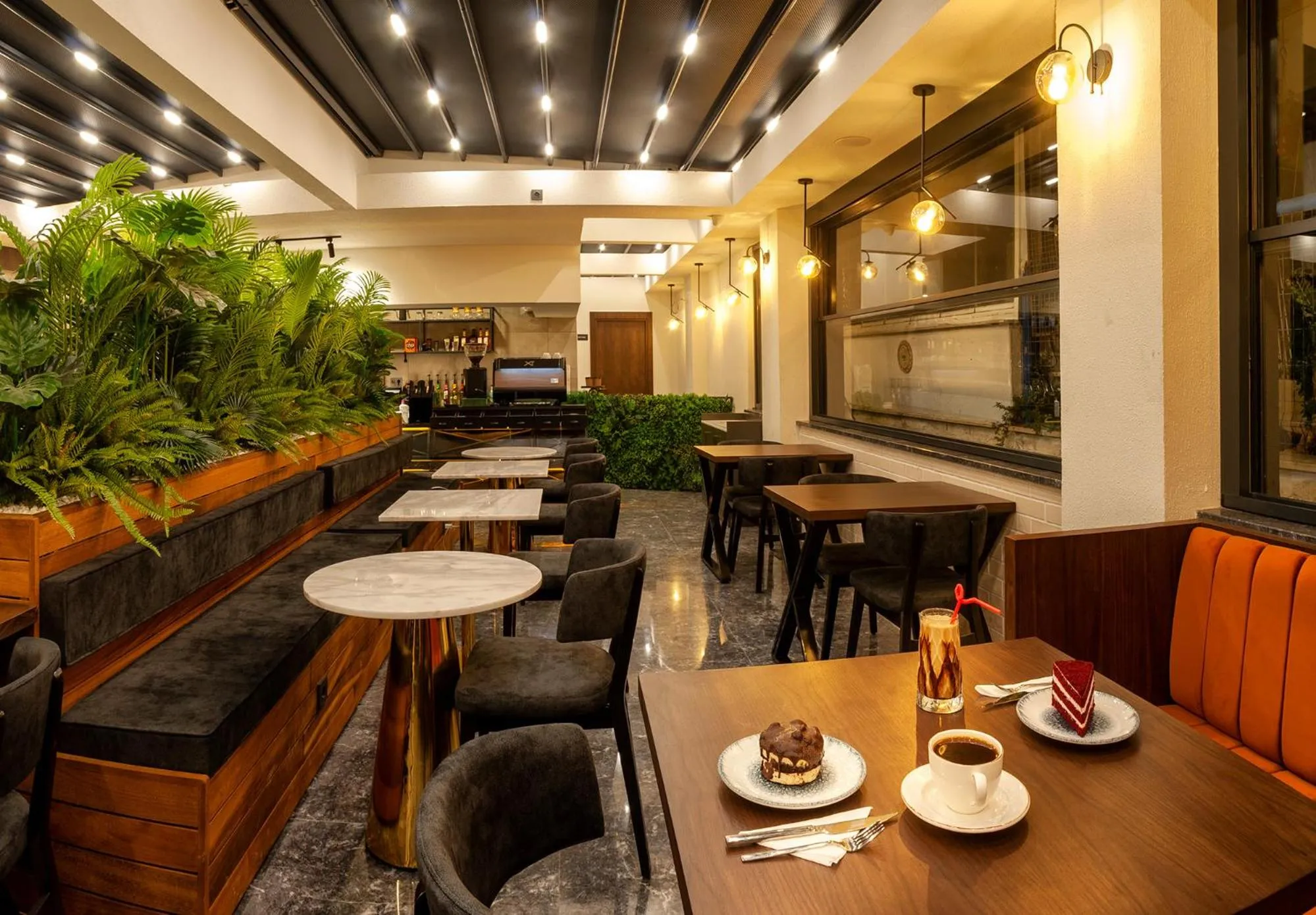 Restaurant/places to eat in TNR Otel & Spa