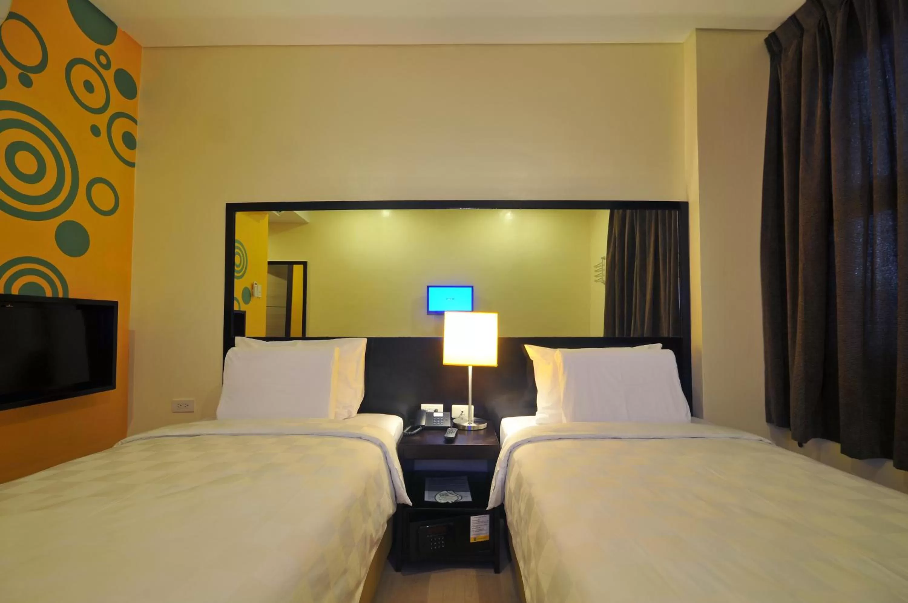 Photo of the whole room, Bed in Go Hotels Dumaguete