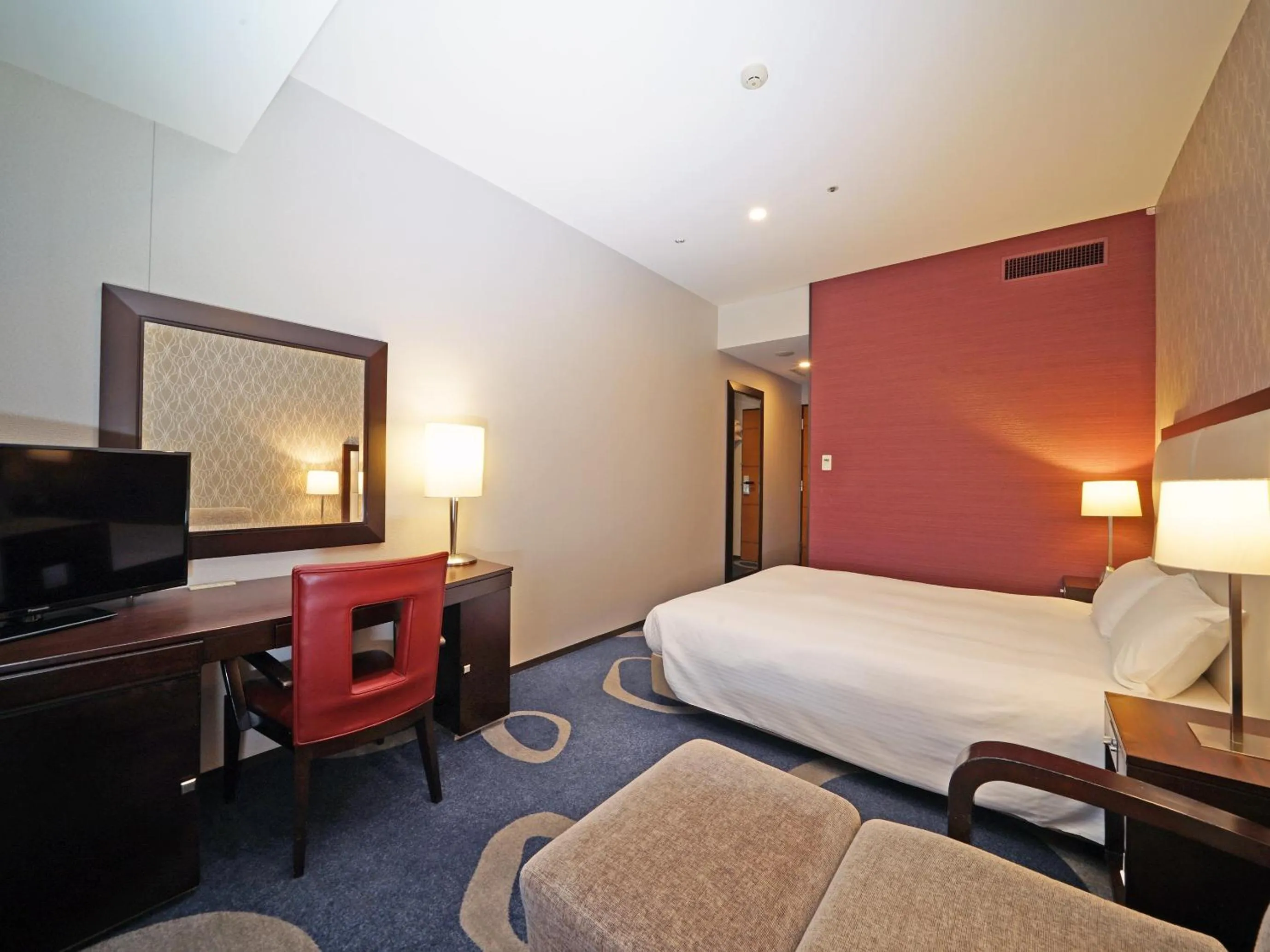 Photo of the whole room, Bed in LOISIR HOTEL SHINAGAWA SEASIDE