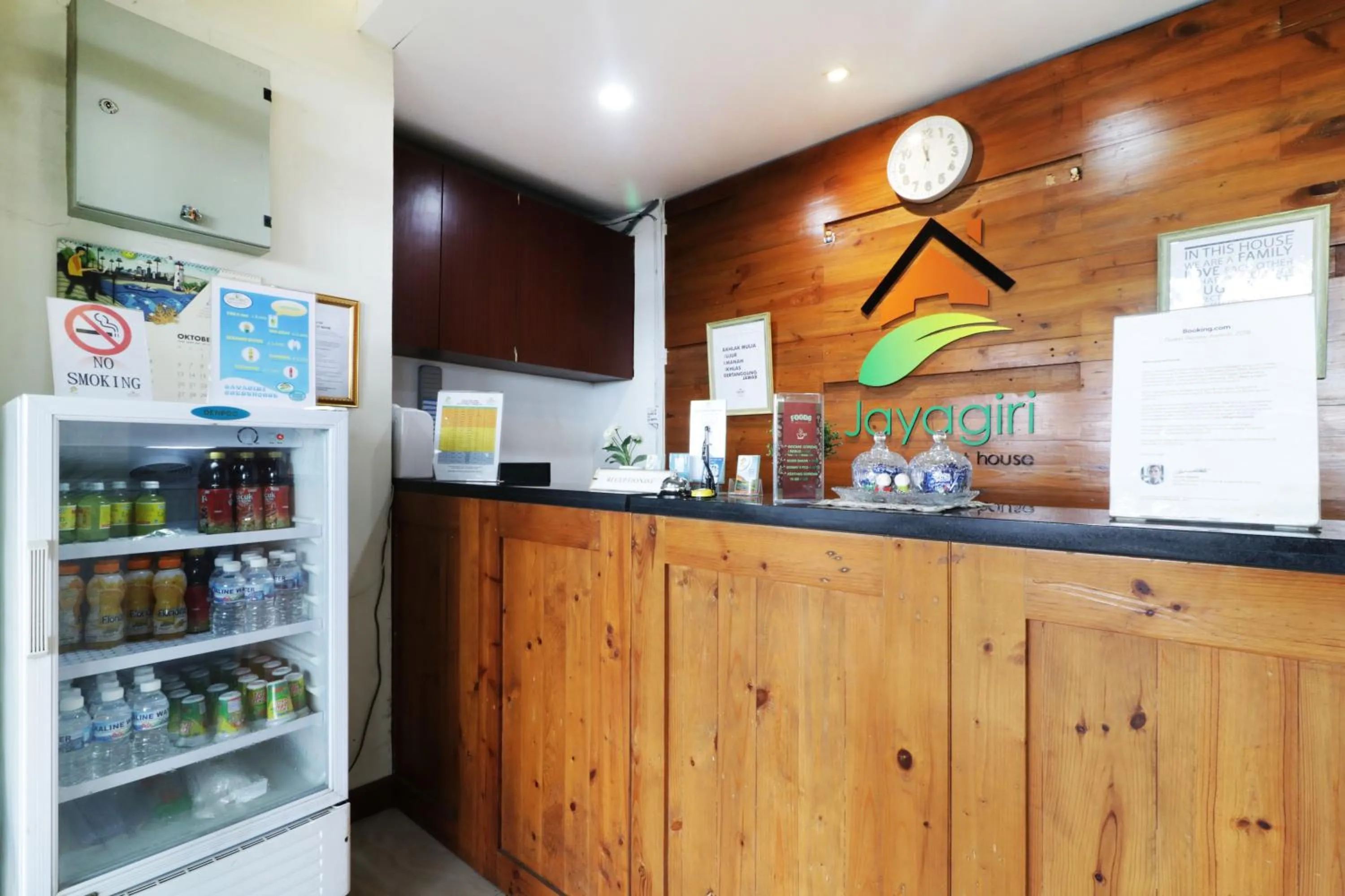 On-site shops in Jayagiri Guesthouse By Belgareti