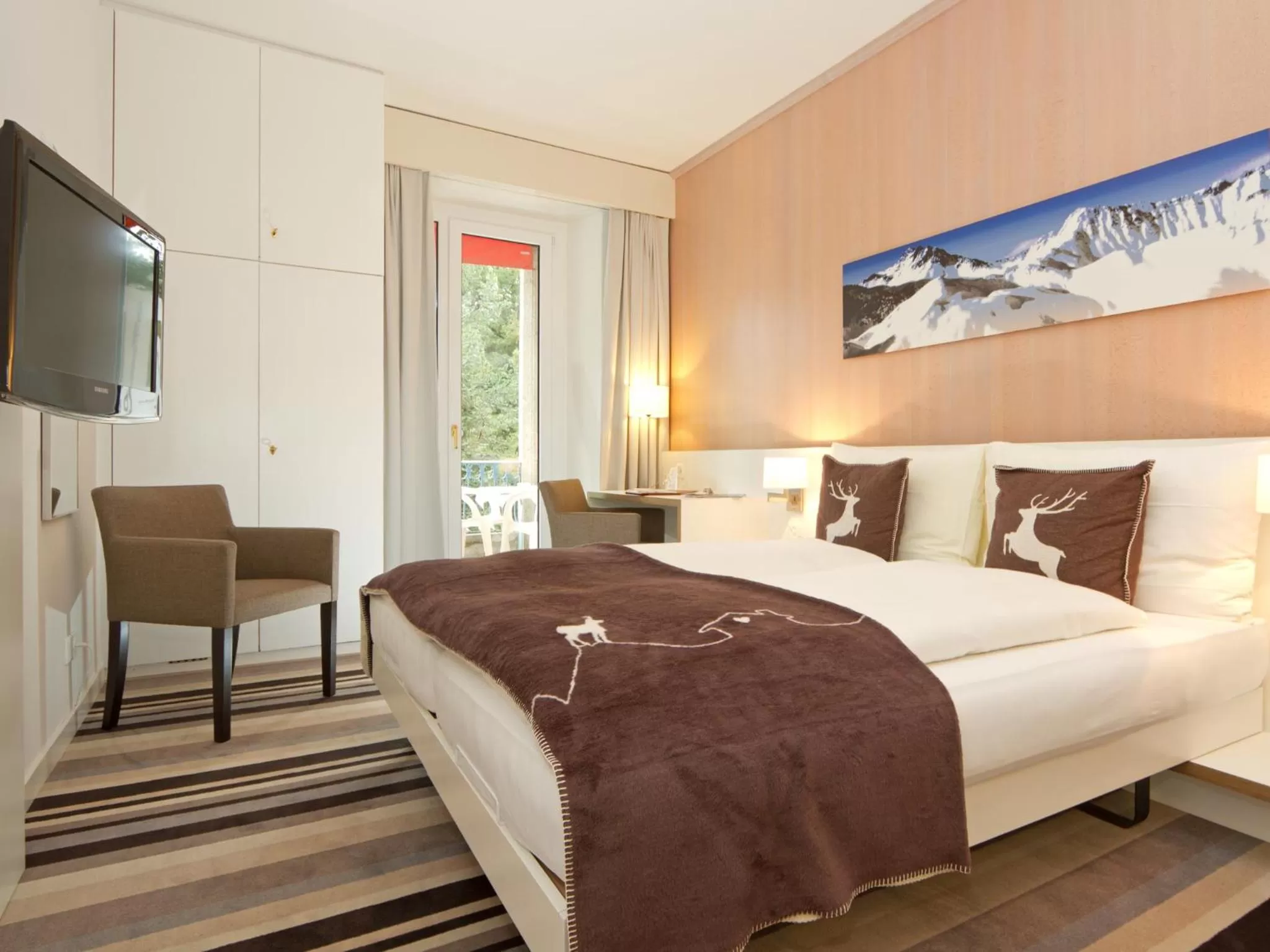 Double or Twin Room with Balcony in Hotel National by Mountain Hotels