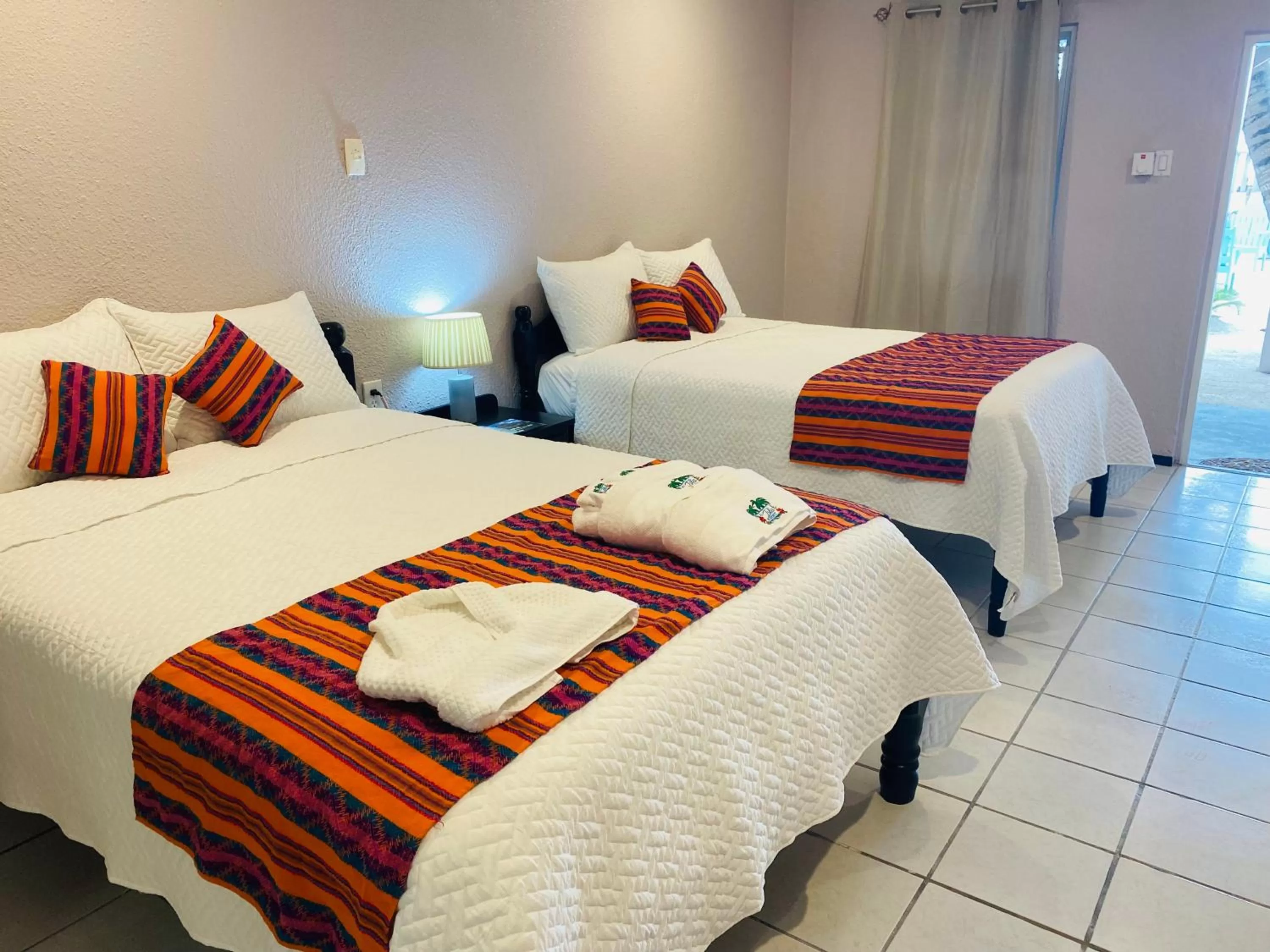 Bedroom, Bed in La Isla Resort