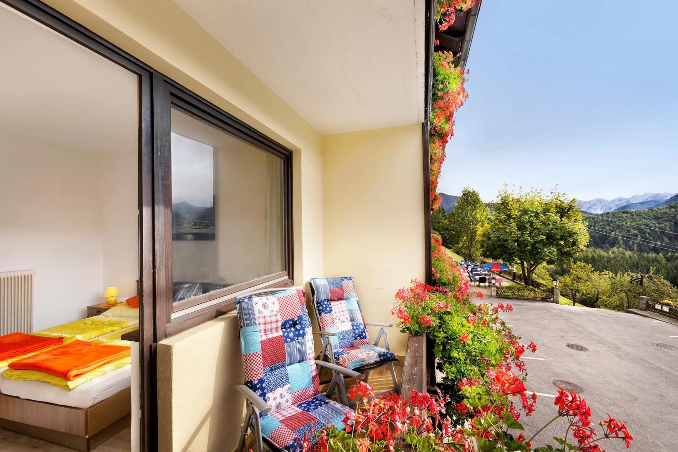 Patio in Bed&Breakfast Lausegger