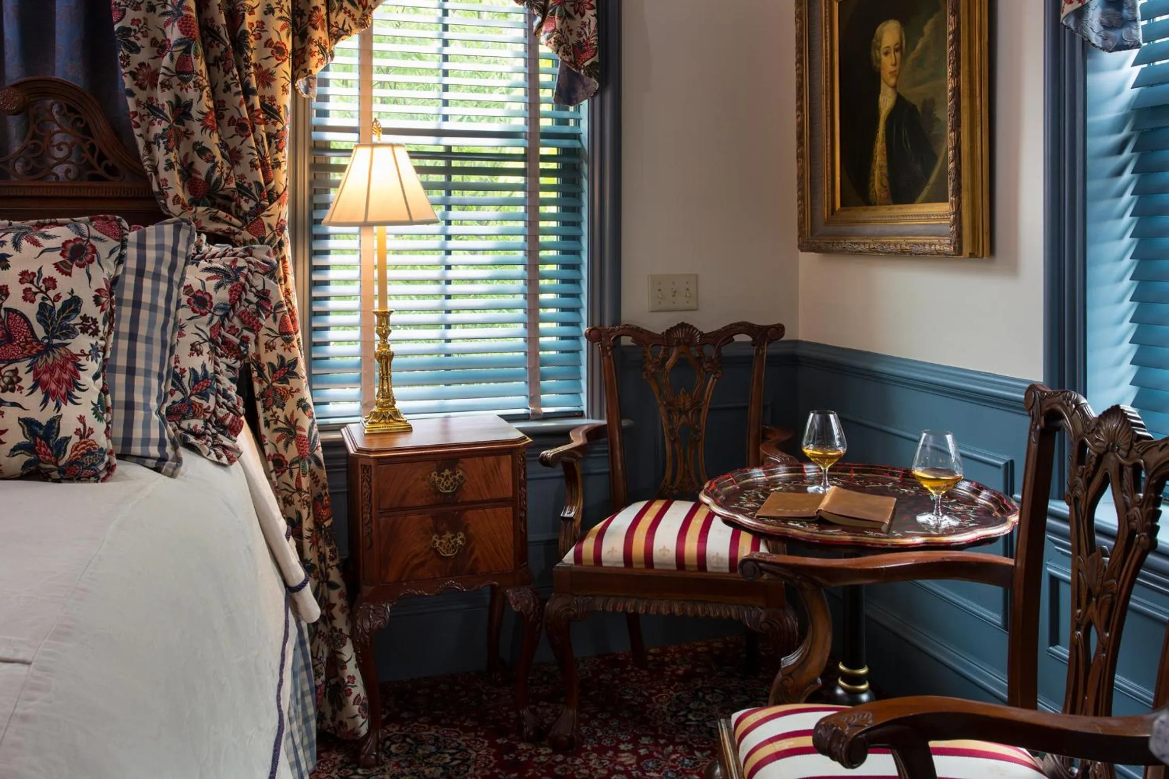 Seating area, Bed in The Chanler at Cliff Walk