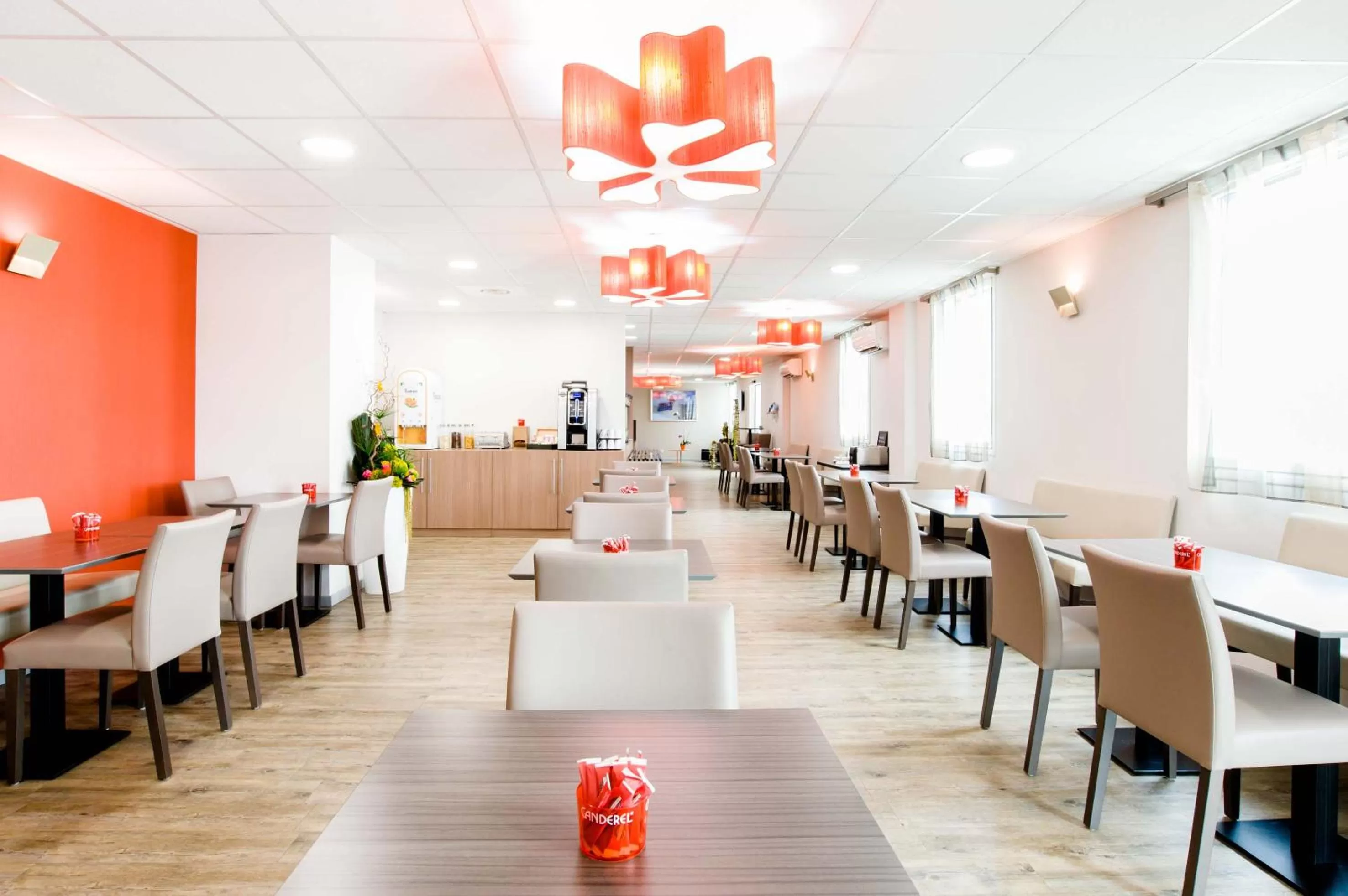 Restaurant/places to eat in Dios Hotel