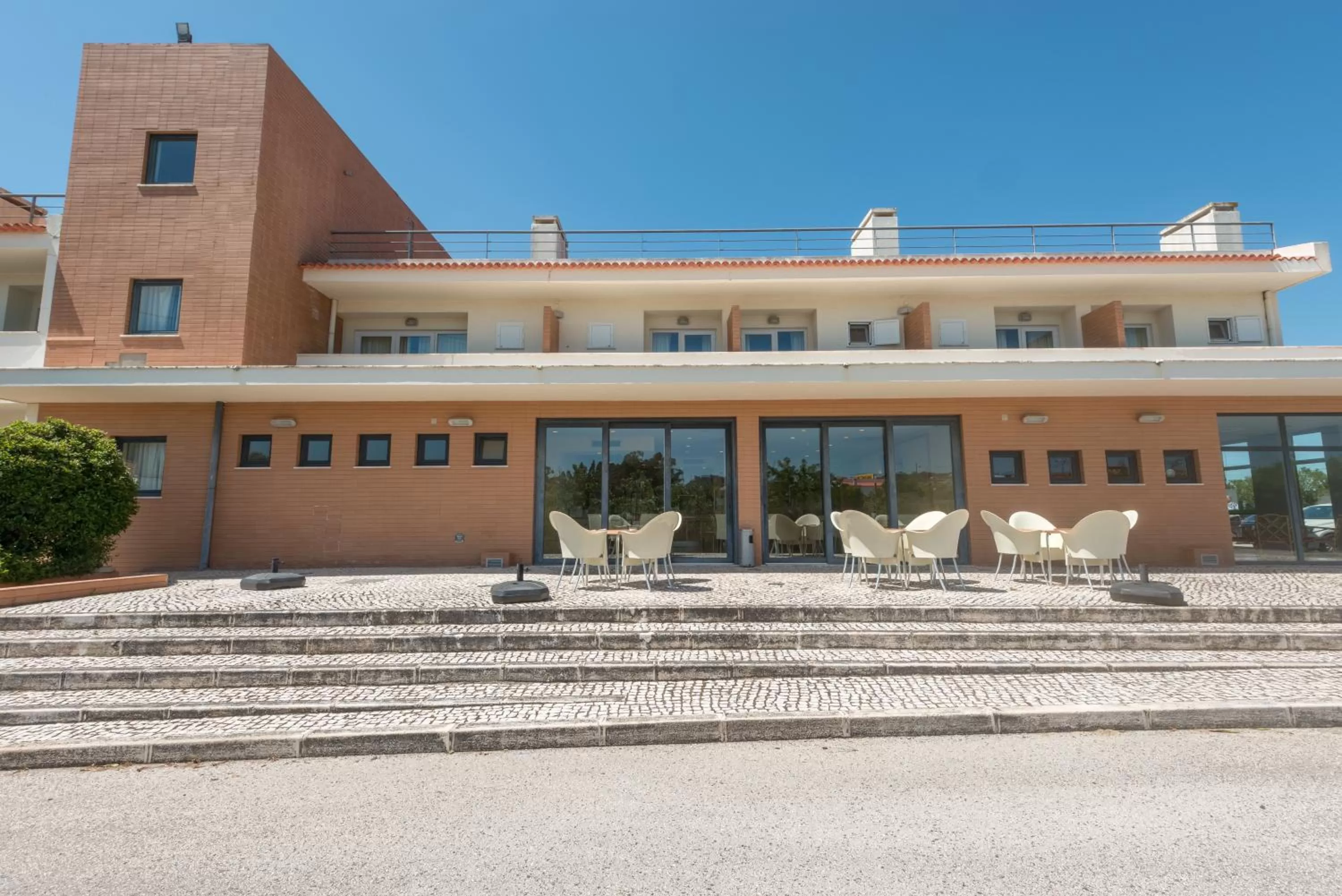 Patio in Amazonia Palmela Apartamentos Turisticos