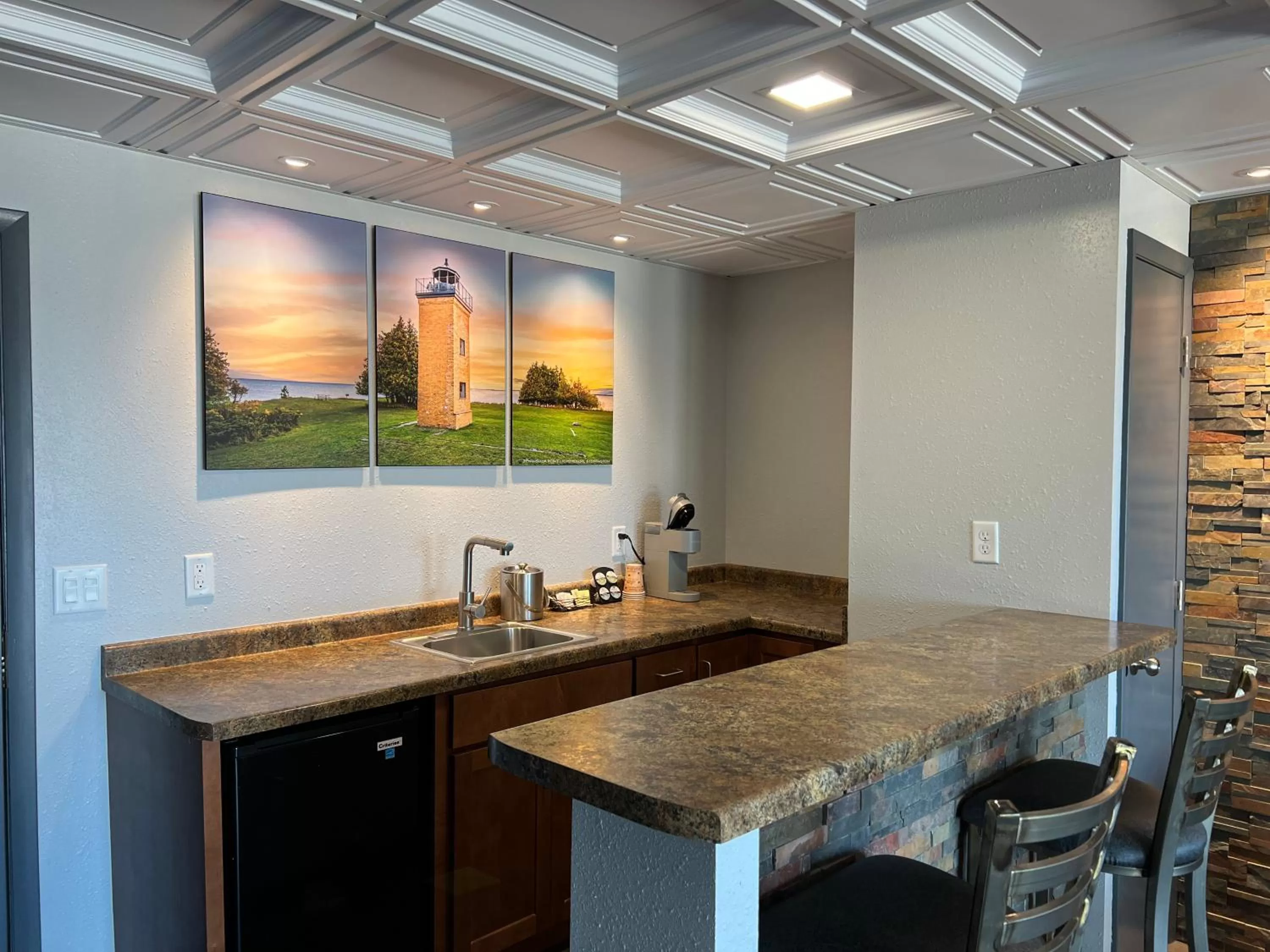 kitchen in Terrace Bay Hotel - Lakefront