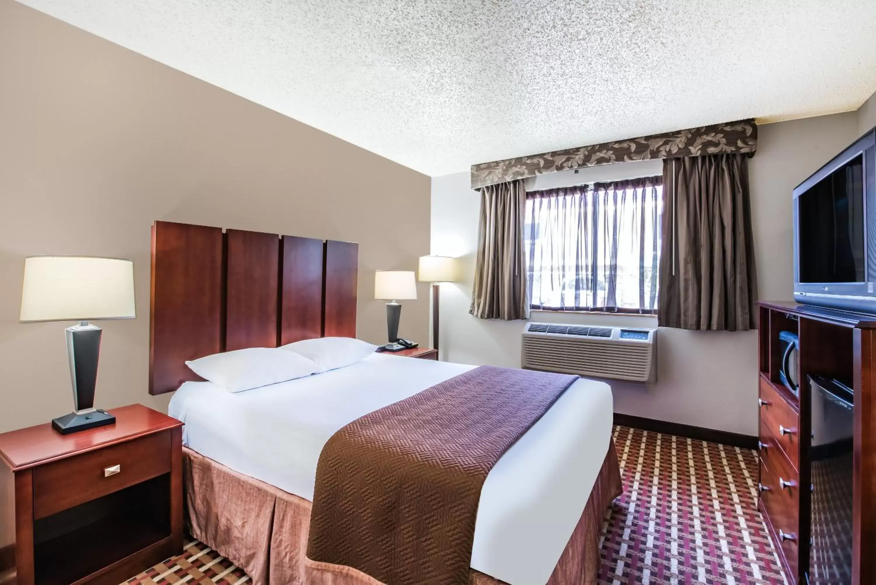 Queen Room - Non-Smoking in Super 8 by Wyndham Harlingen TX Queen Room - Non-Smoking in Super 8 by Wyndham Harlingen TX