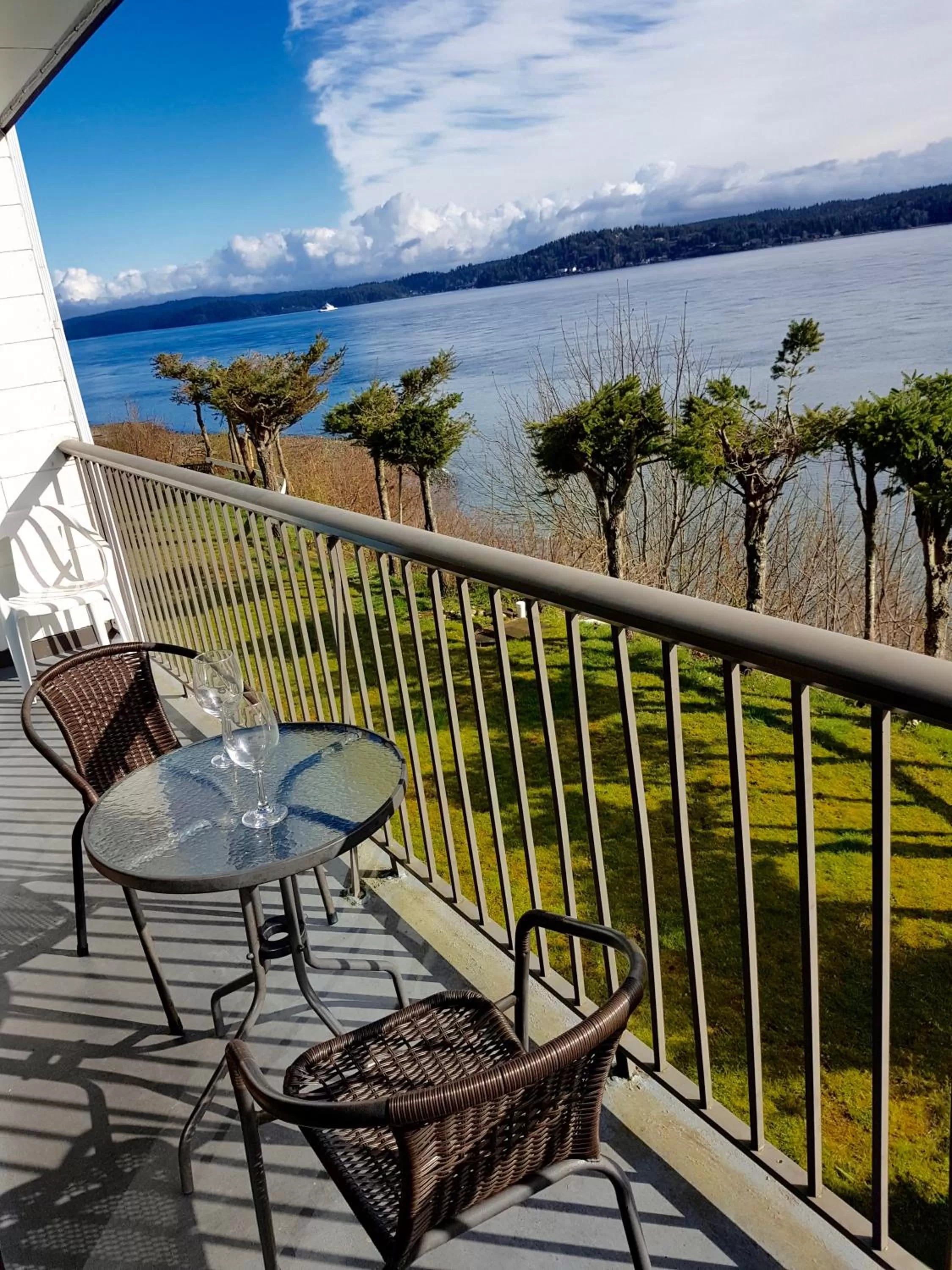 Balcony/Terrace in Above Tide Motel