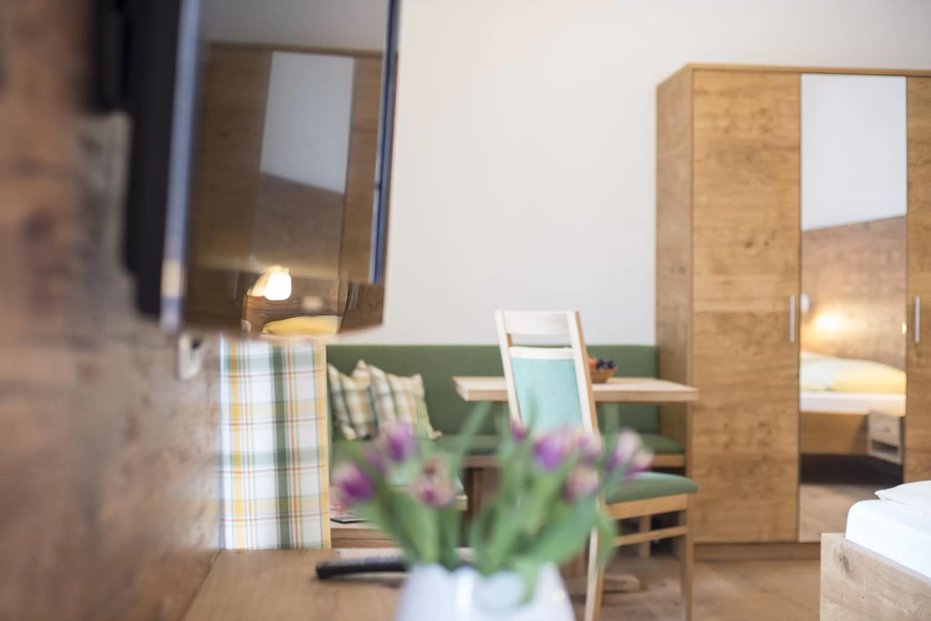 TV and multimedia, Bed in MÜHLBACHER - inklusive kostenfreiem Eintritt in die Alpentherme