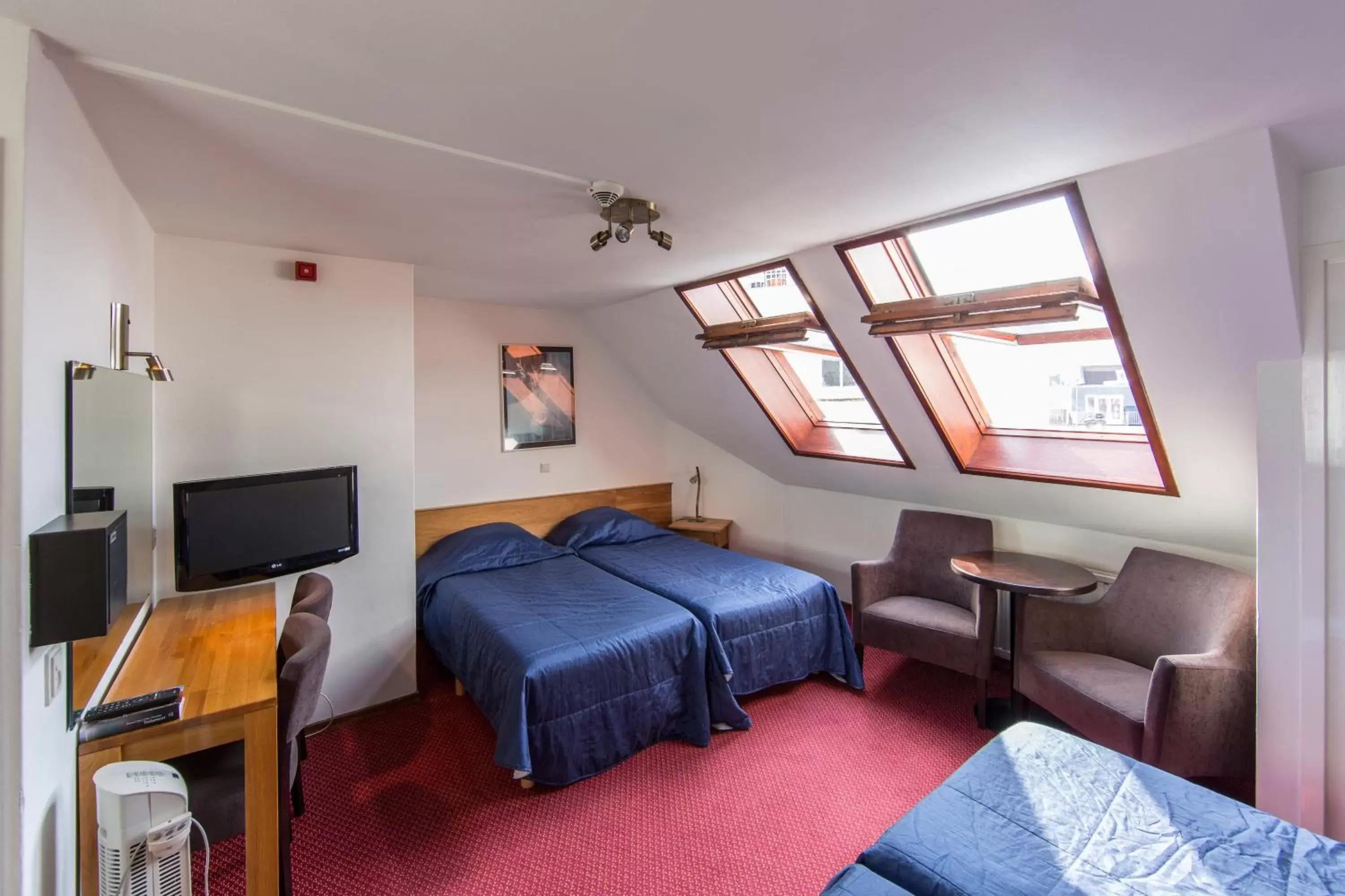 Quadruple Room in Amsterdam Wiechmann Hotel Quadruple Room in Amsterdam Wiechmann Hotel