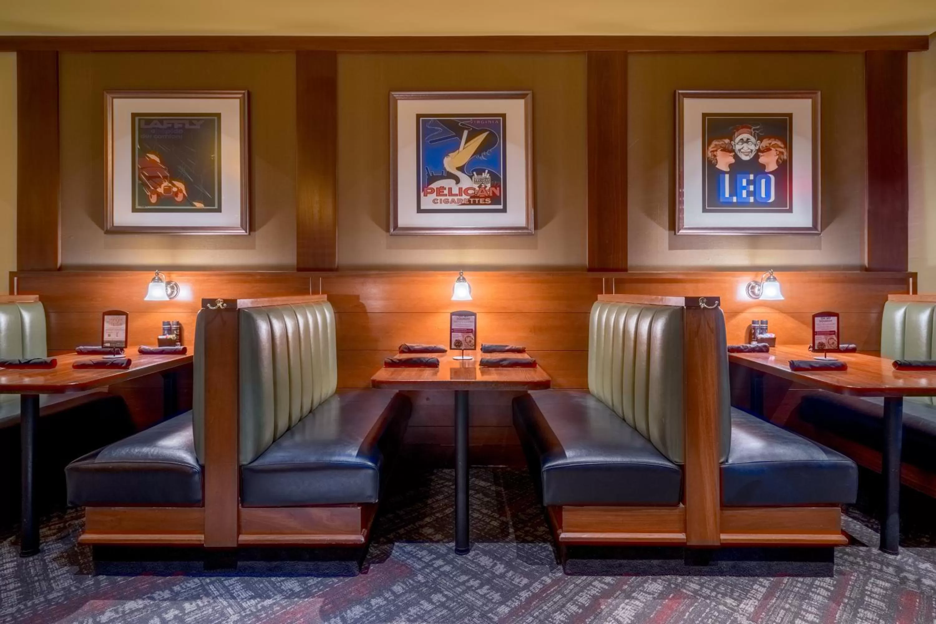 Restaurant/places to eat in Crowne Plaza Dulles Airport by IHG