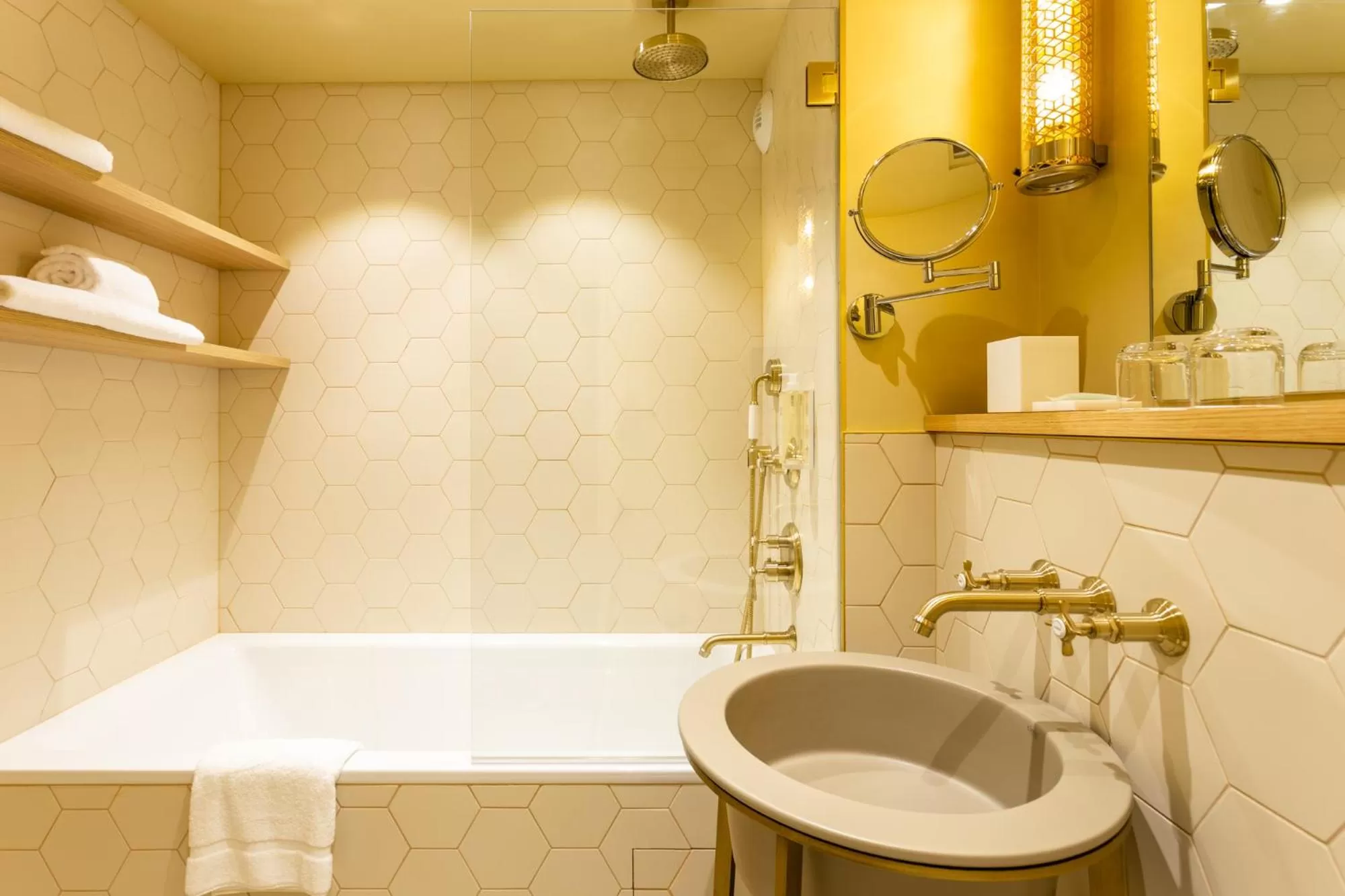 Bathroom in Bonsoir Madame