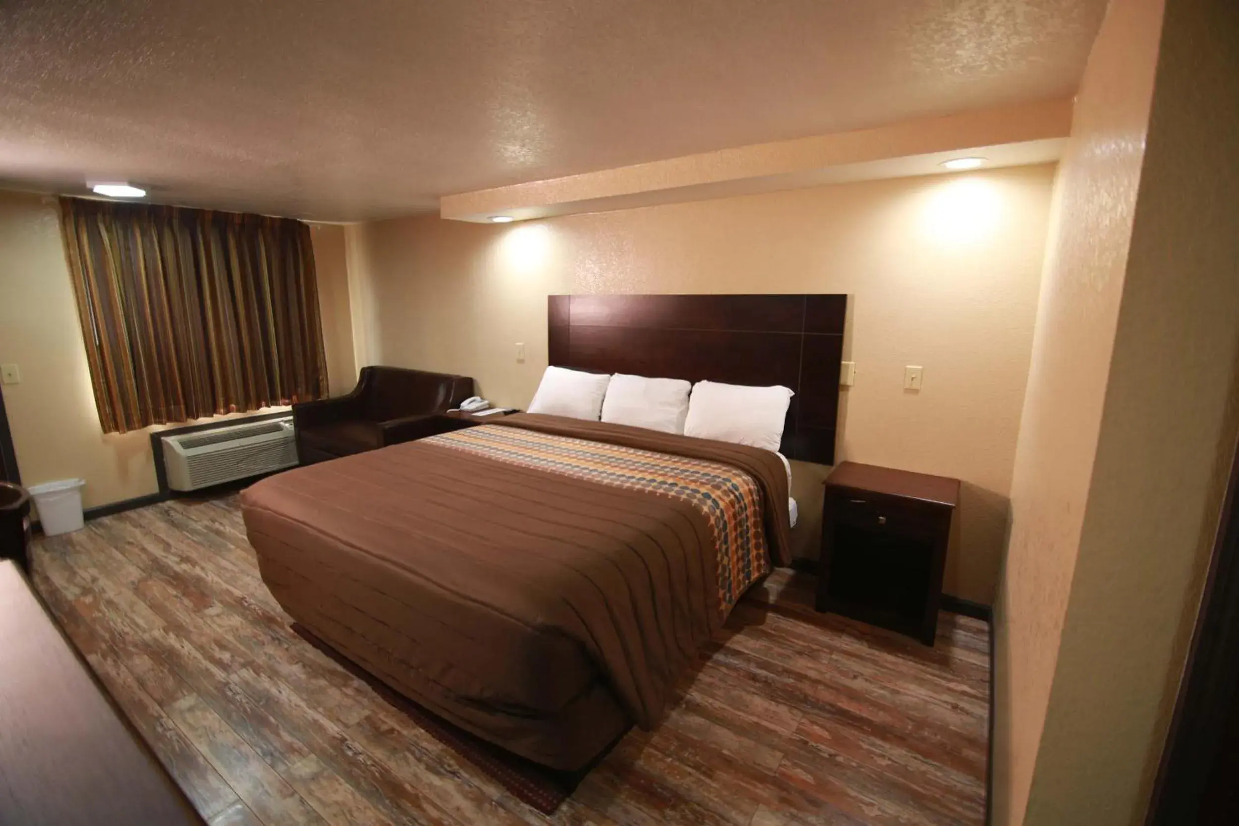 King Room - Non-Smoking in Memphis Inn King Room - Non-Smoking in Memphis Inn