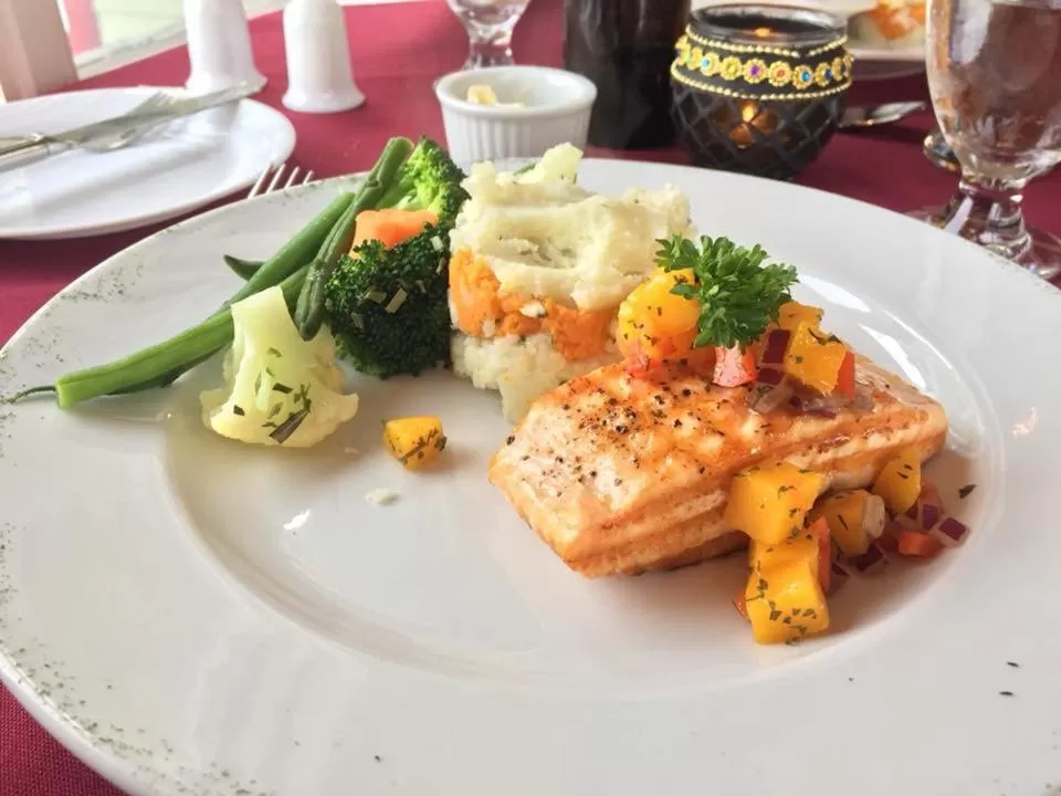 Dining area in Seawind Landing Country Inn