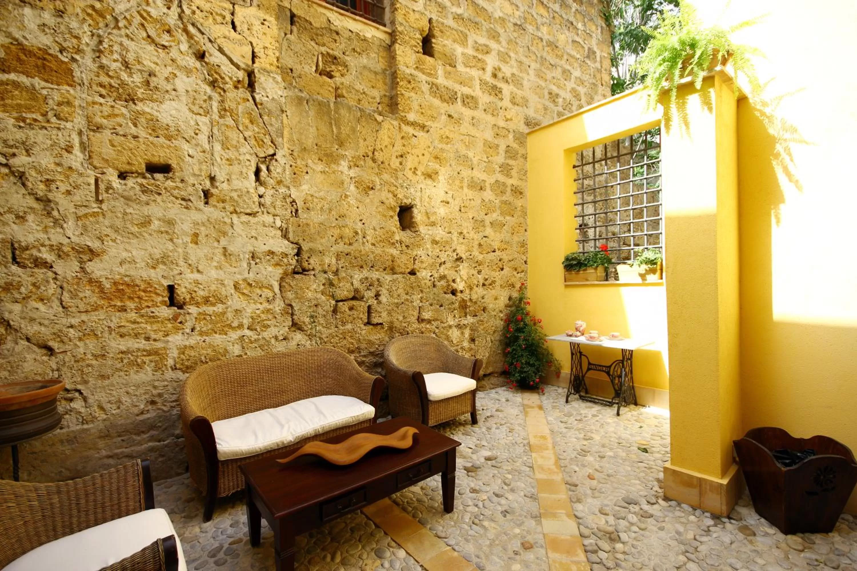 Facade/entrance in Khalisah