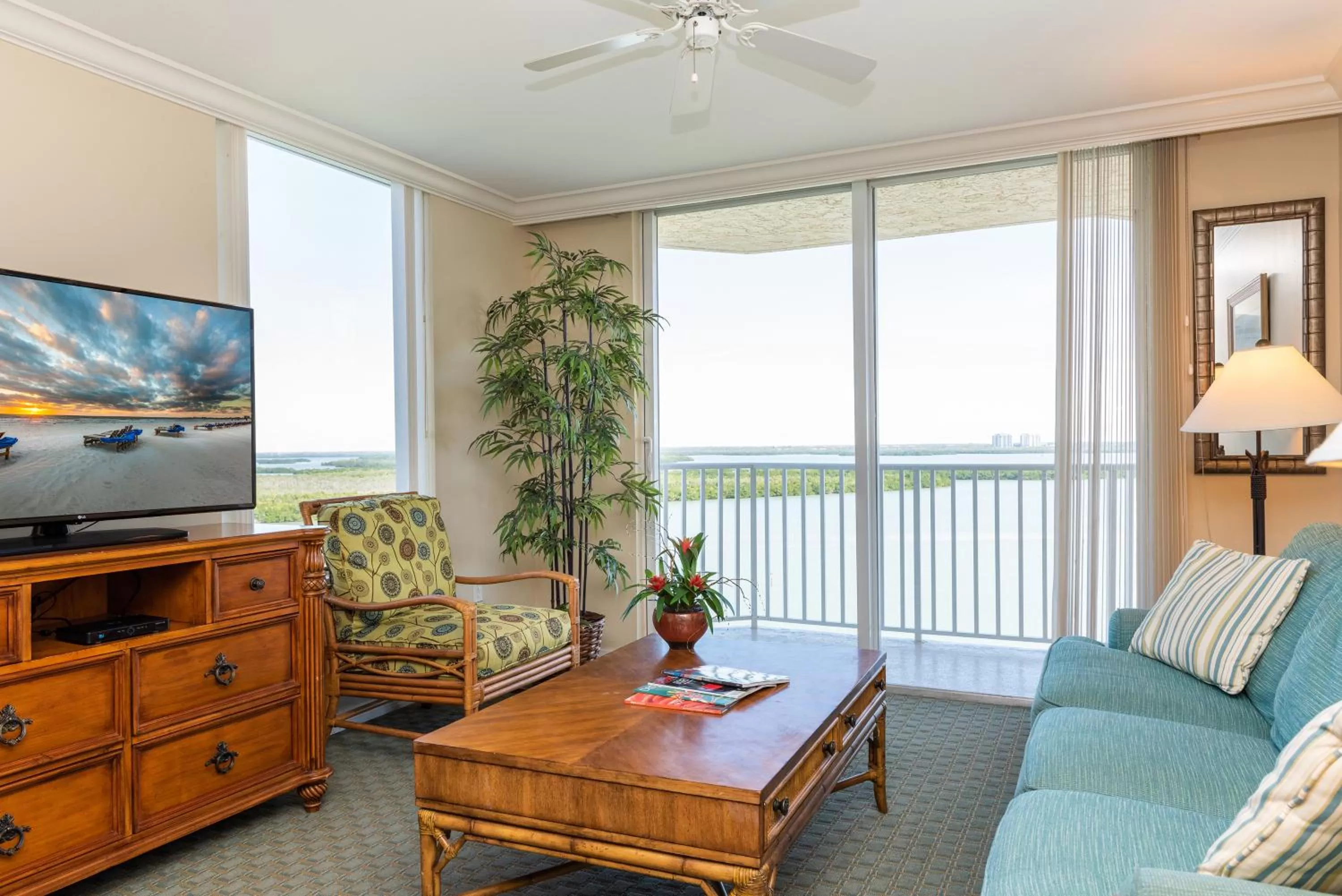 Resort Suite - High Floor in Lovers Key Resort