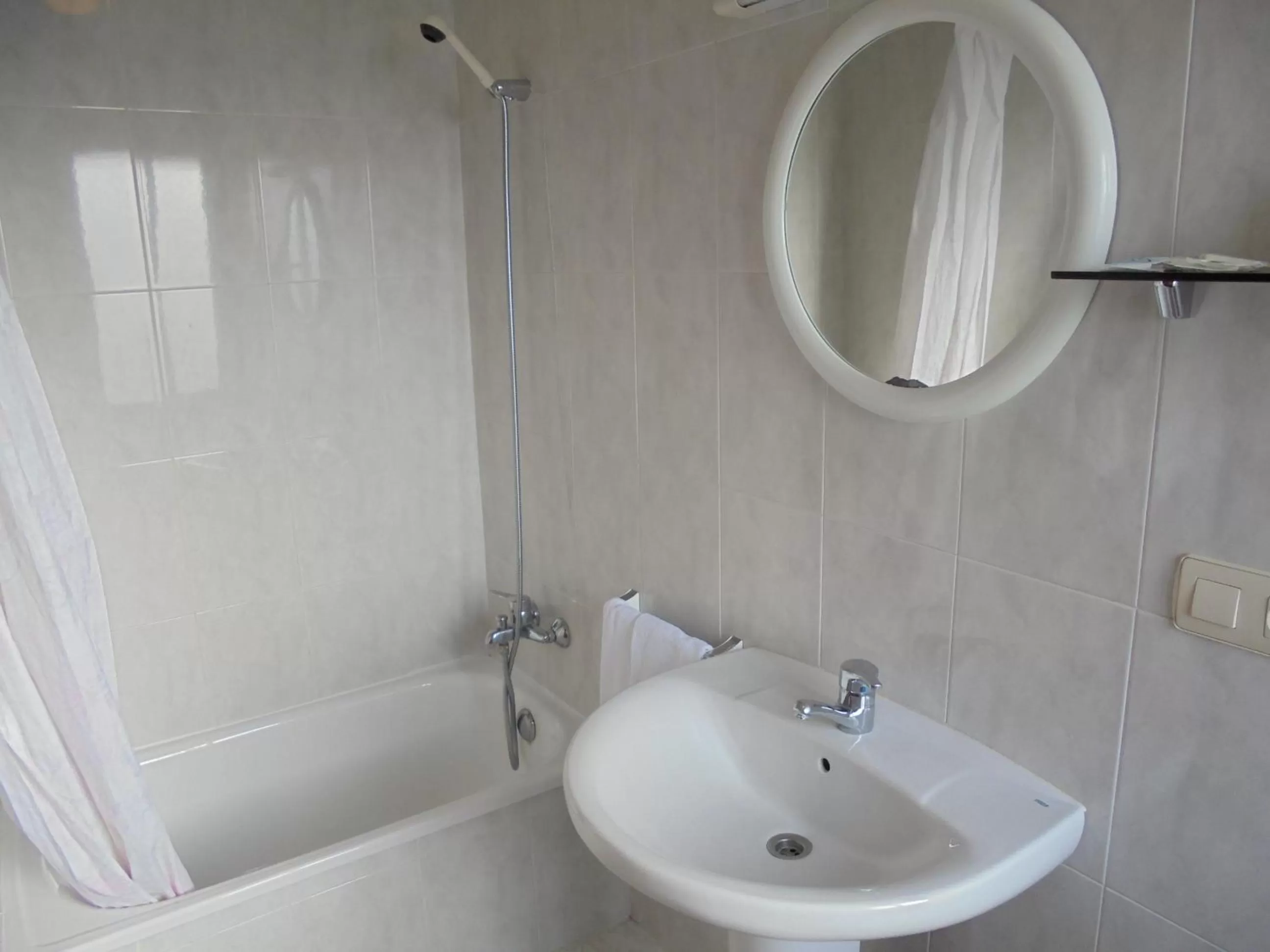 Bathroom in Hostal Athlanta